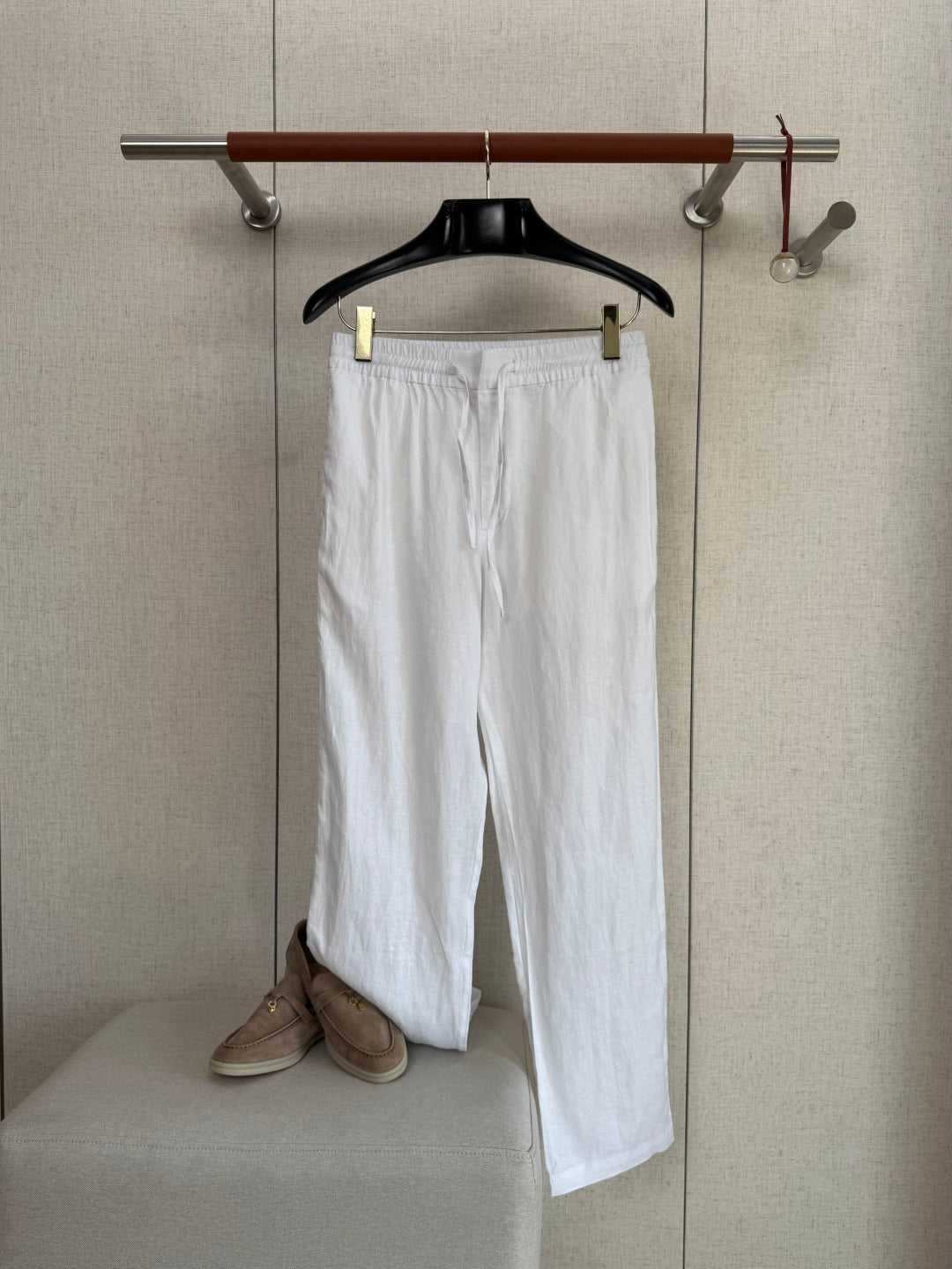 Loro Piana Leinenhose Weiss – Leichte Sommerhose mit Elastikbund