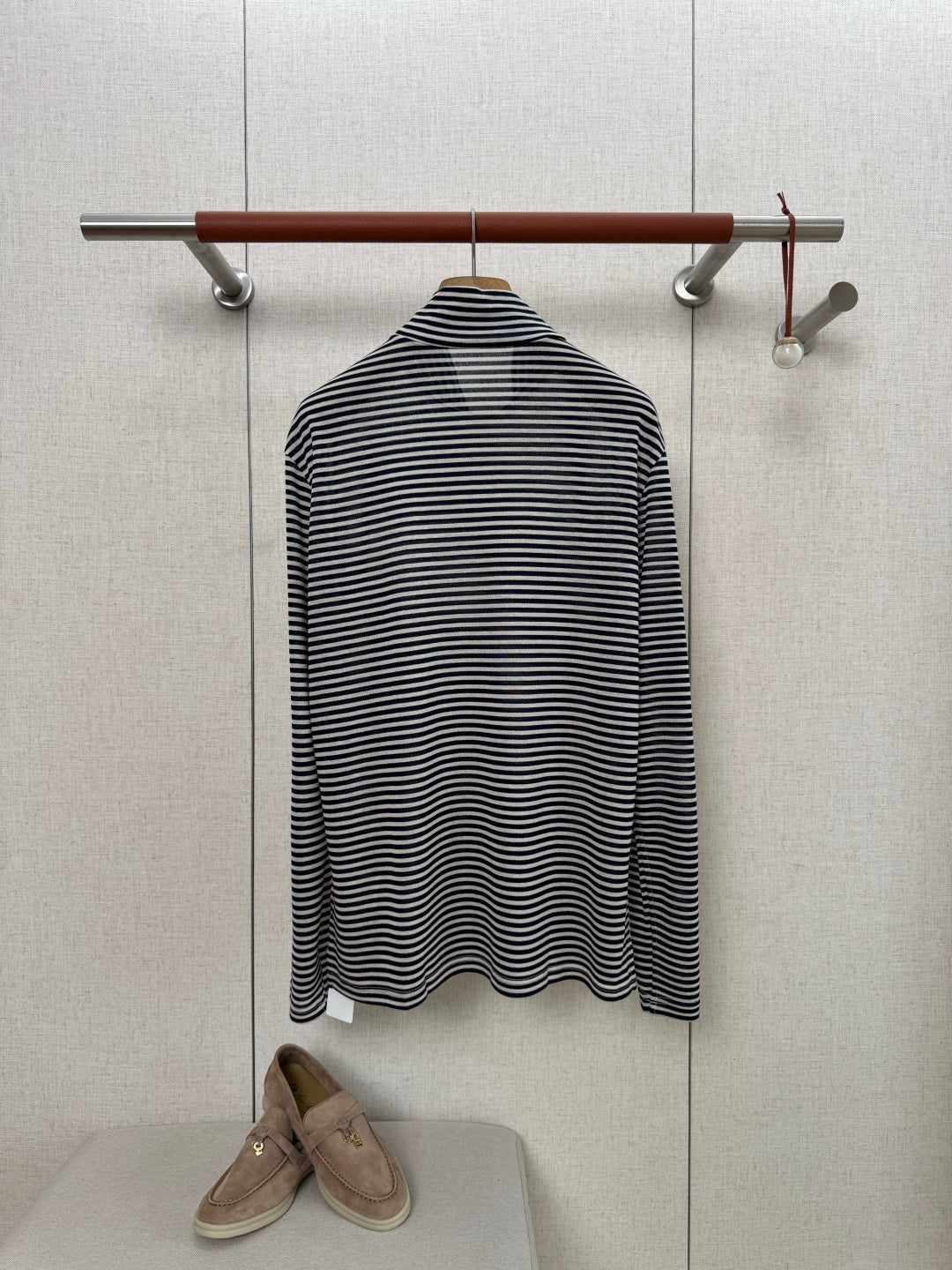 Loro Piana Rollkragenpullover – Schwarz-Weiss Langarmshirt mit modernem Look