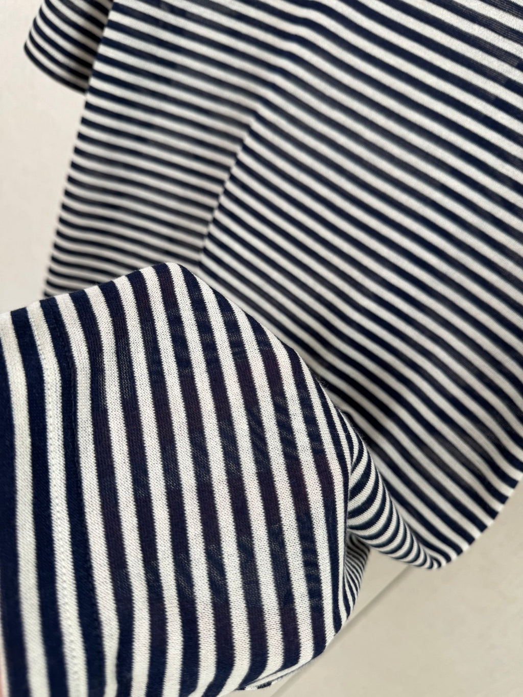 Loro Piana T-Shirt Schwarz-Weiss – Klassisches Kurzarmshirt mit modernem Look