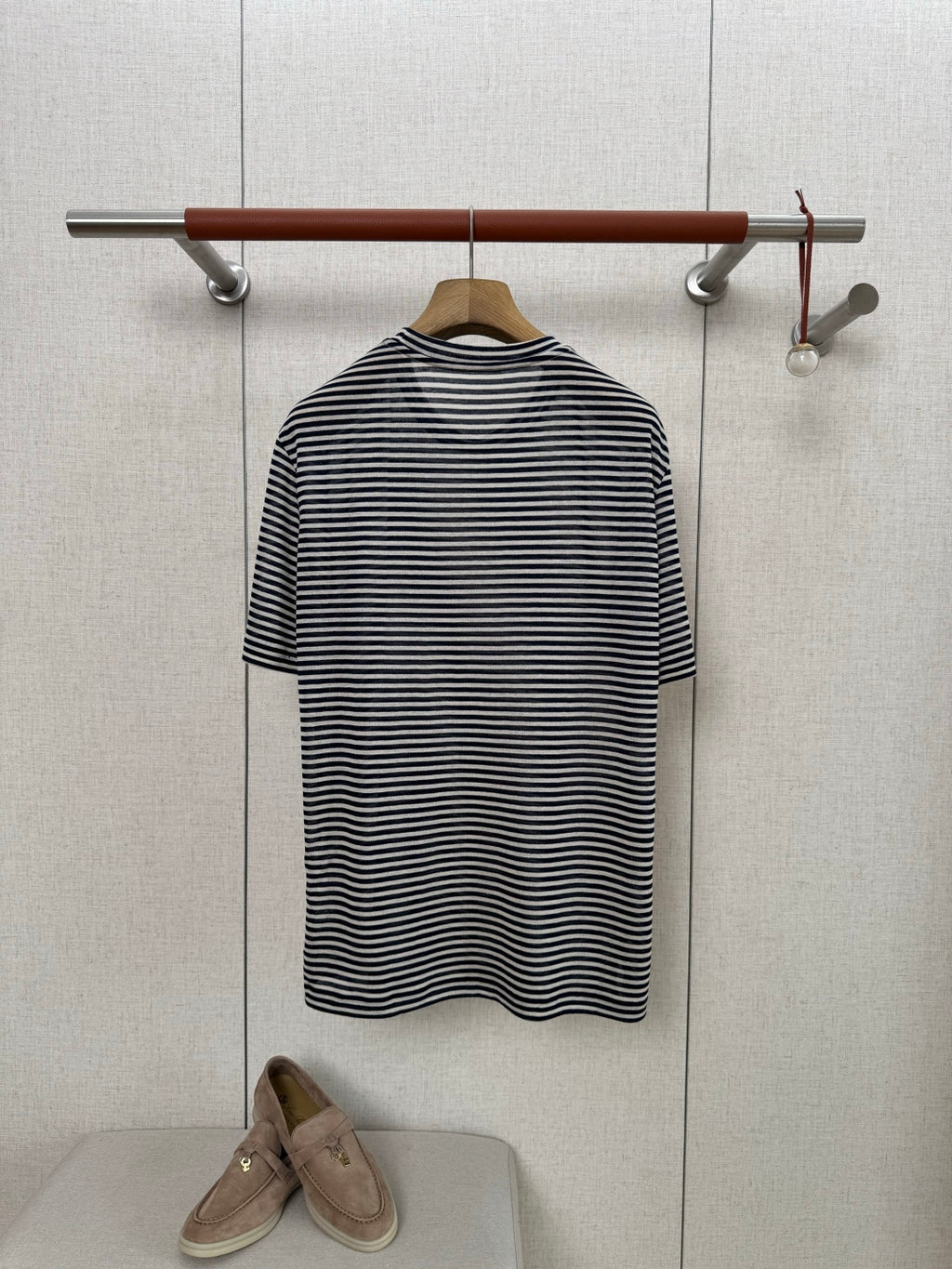 Loro Piana T-Shirt Schwarz-Weiss – Klassisches Kurzarmshirt mit modernem Look