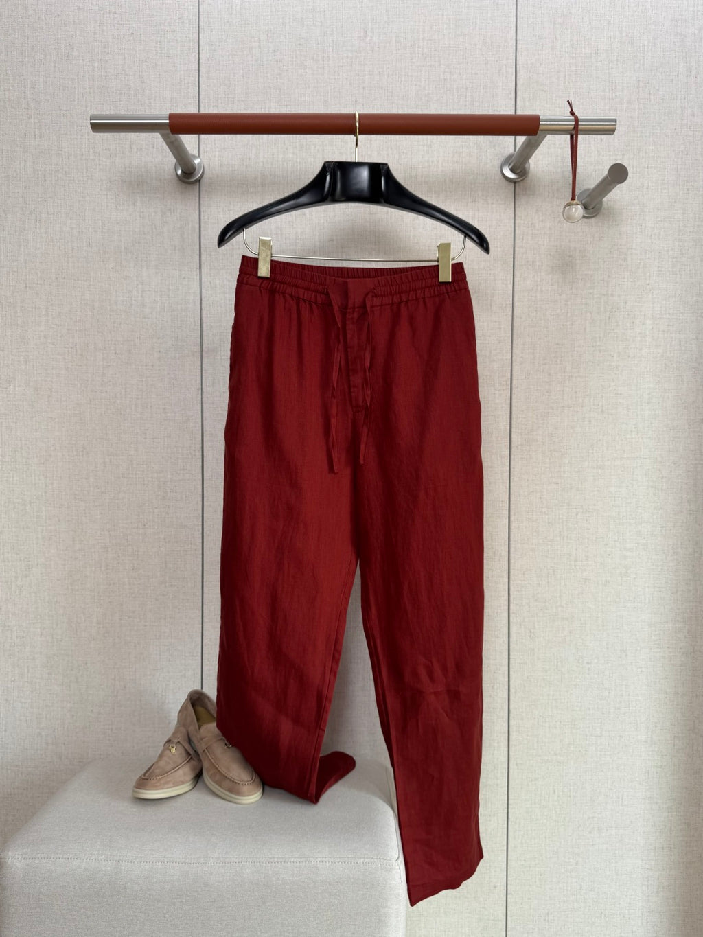 Loro Piana Leinenhose Rotbraun – Leichte Sommerhose mit Elastikbund