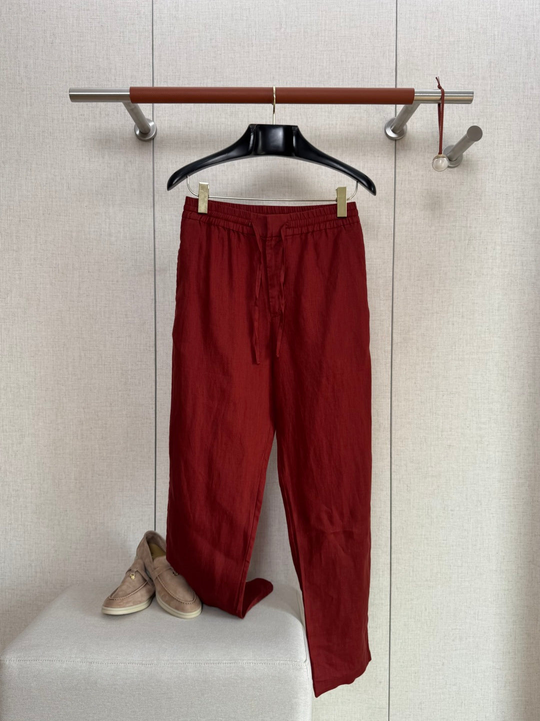 Loro Piana Leinenhose Rotbraun – Leichte Sommerhose mit Elastikbund