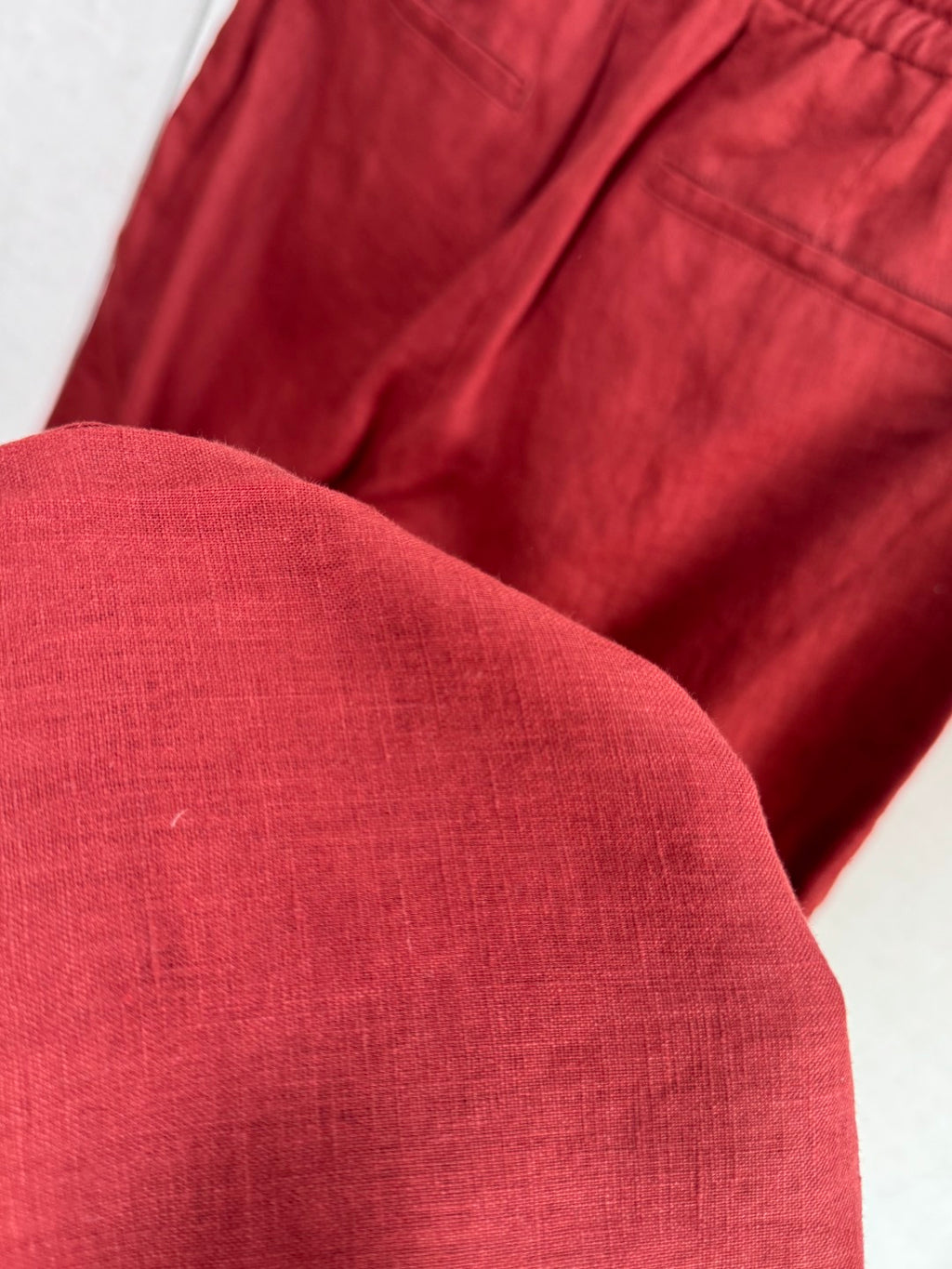 Loro Piana Leinenhose Rotbraun – Leichte Sommerhose mit Elastikbund