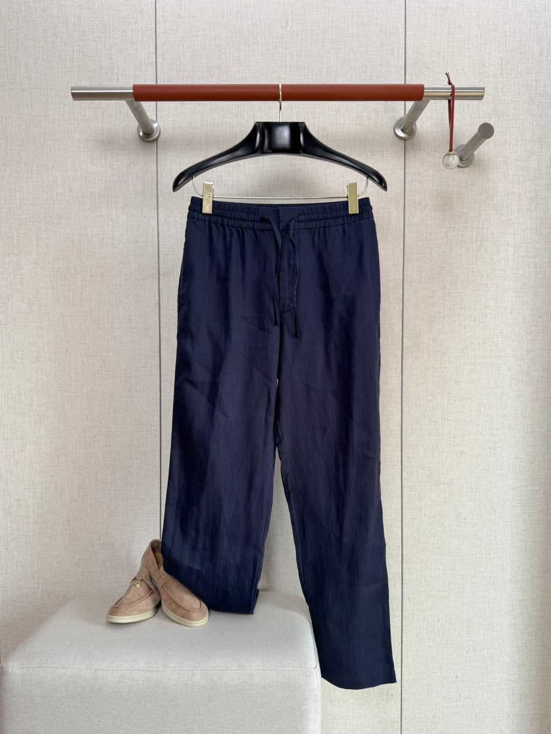 Loro Piana Leinenhose Dunkelblau – Leichte Sommerhose mit Elastikbund