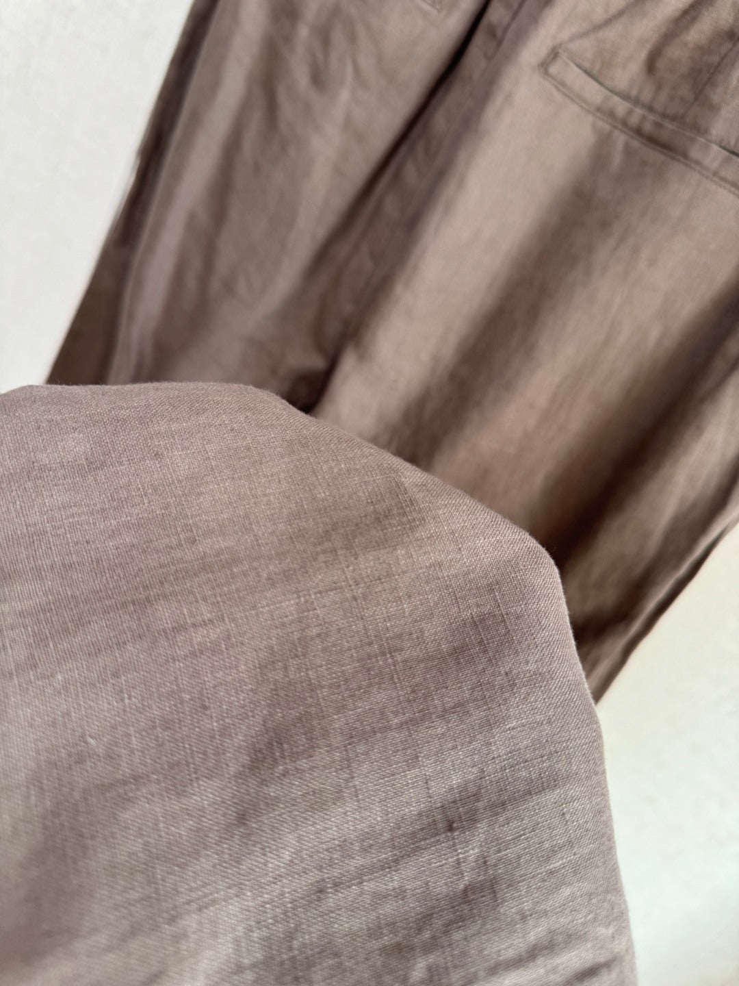 Loro Piana Leinenhose Braun – Leichte Sommerhose mit Elastikbund und Kordelzug