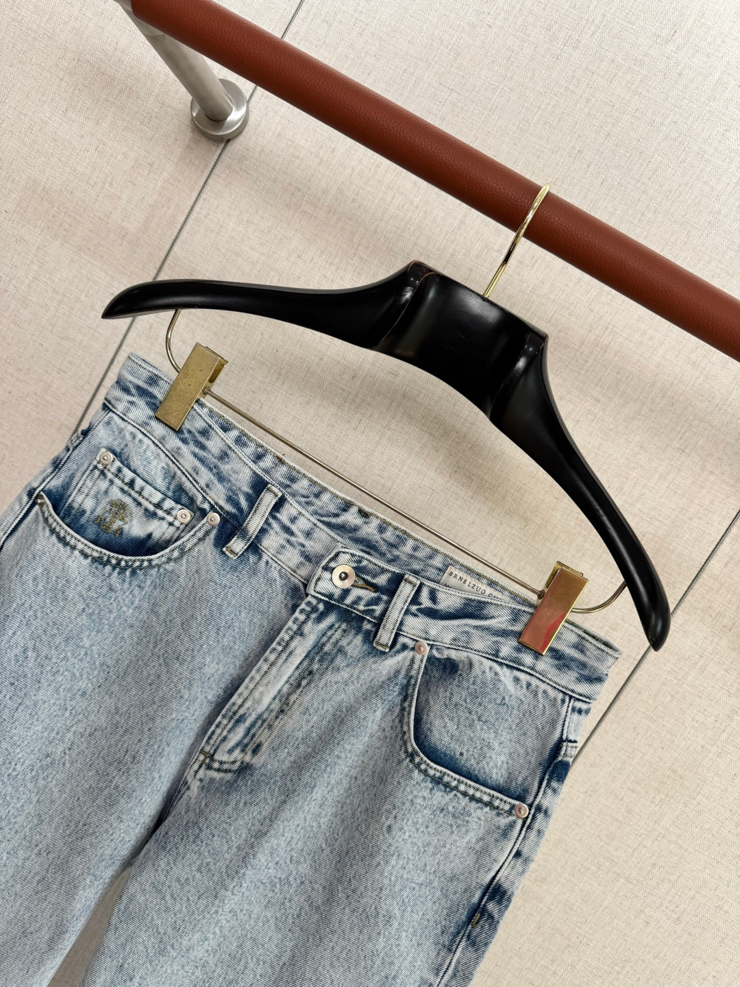 Brunello Cucinelli Jeans in Hellblauer Waschung mit klassischem 5-Pocket-Design