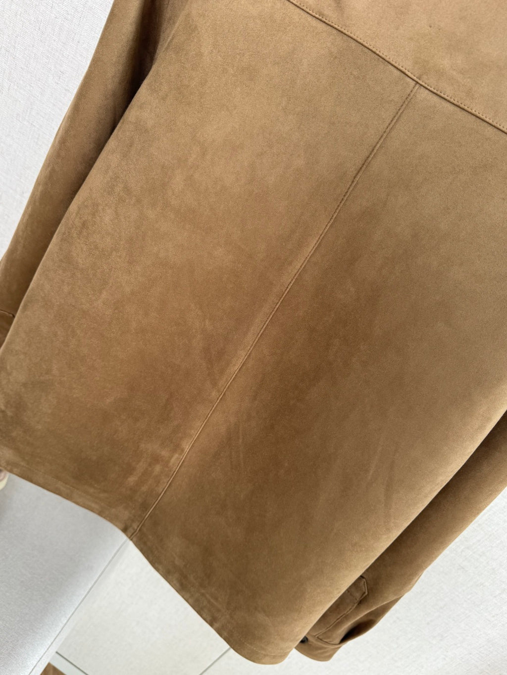 Loro Piana Herren Wildlederjacke mit Knopfleiste und Brusttaschen