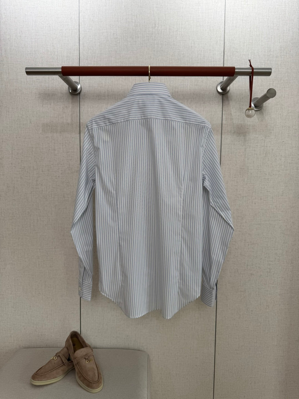 Loro Piana Businesshemd Hellblau-Weiss – Gestreiftes Langarmhemd mit klassischem