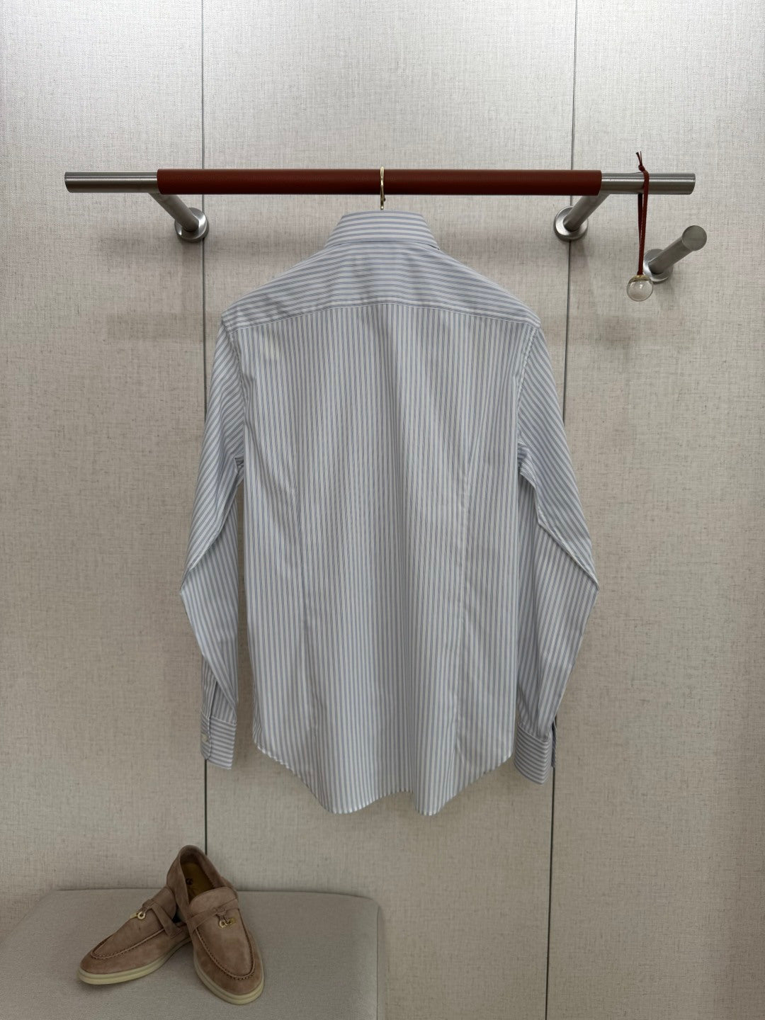 Loro Piana Businesshemd Hellblau-Weiss – Gestreiftes Langarmhemd mit klassischem