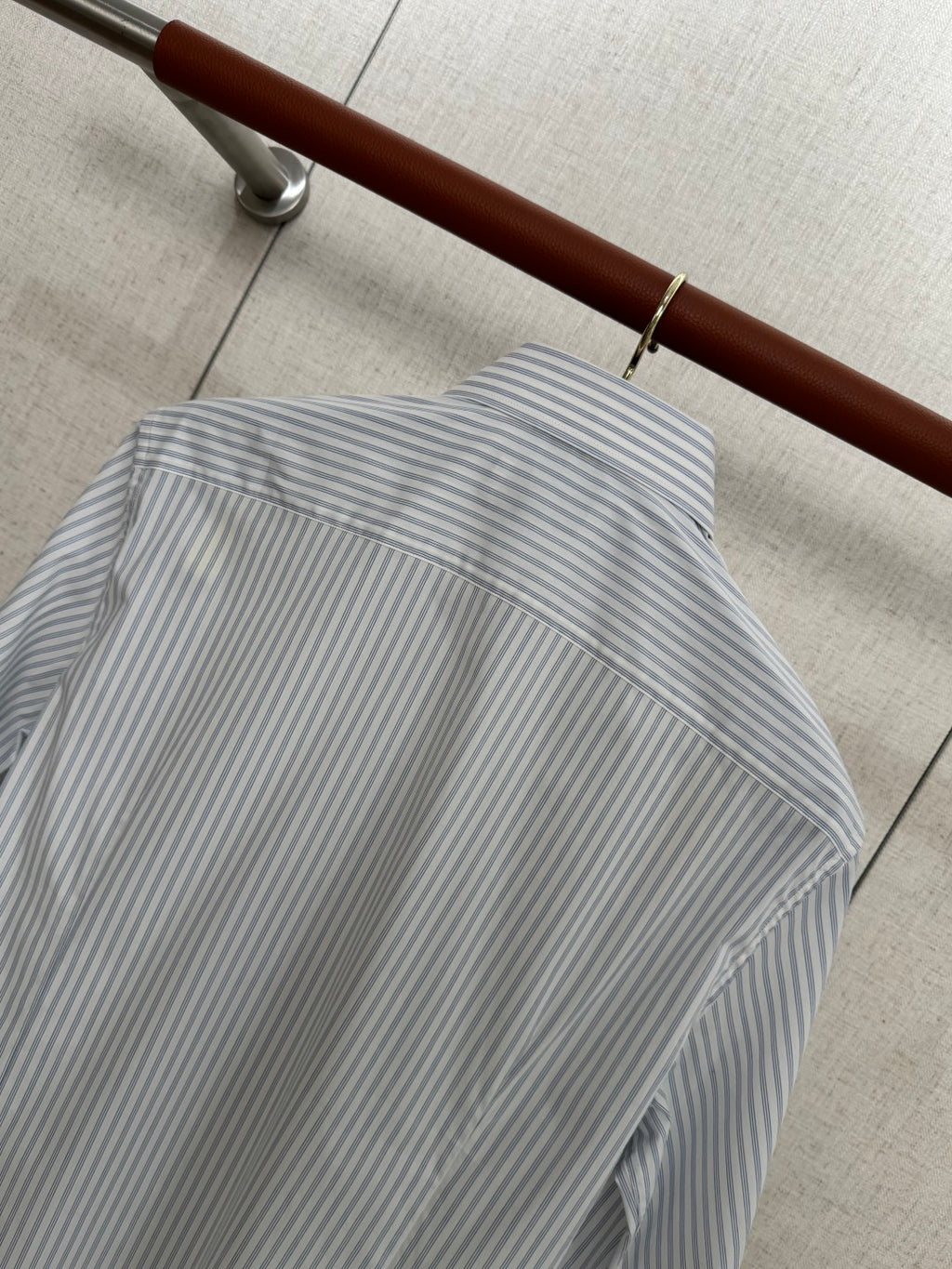 Loro Piana Businesshemd Hellblau-Weiss – Gestreiftes Langarmhemd mit klassischem