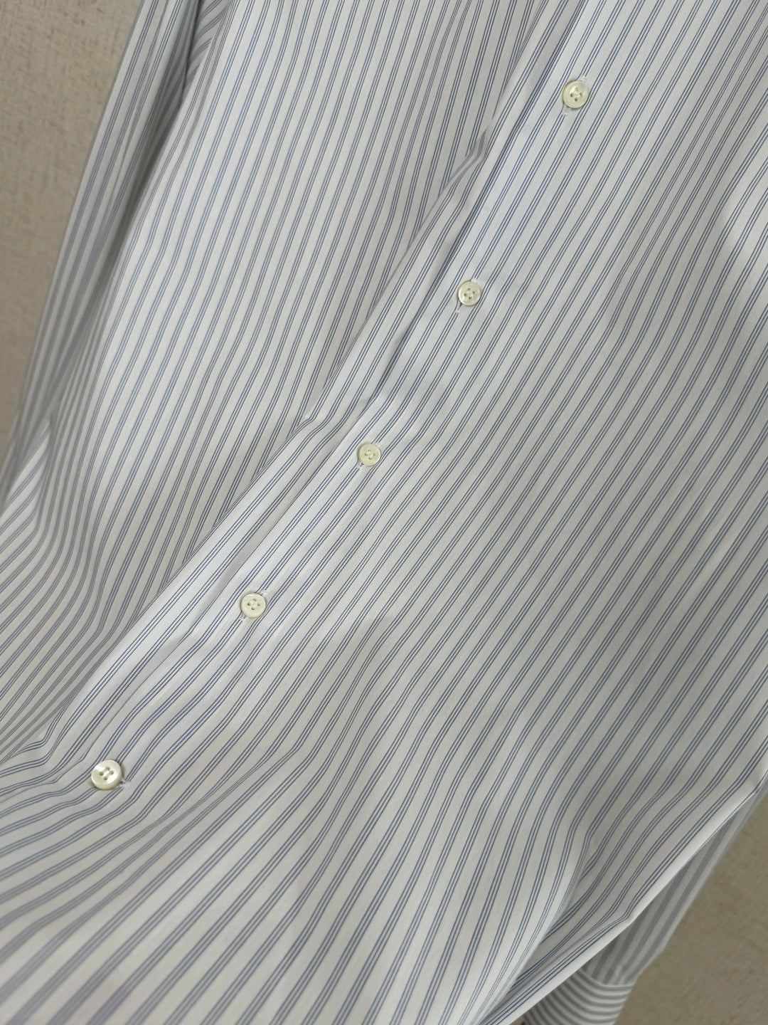 Loro Piana Businesshemd Hellblau-Weiss – Gestreiftes Langarmhemd mit klassischem