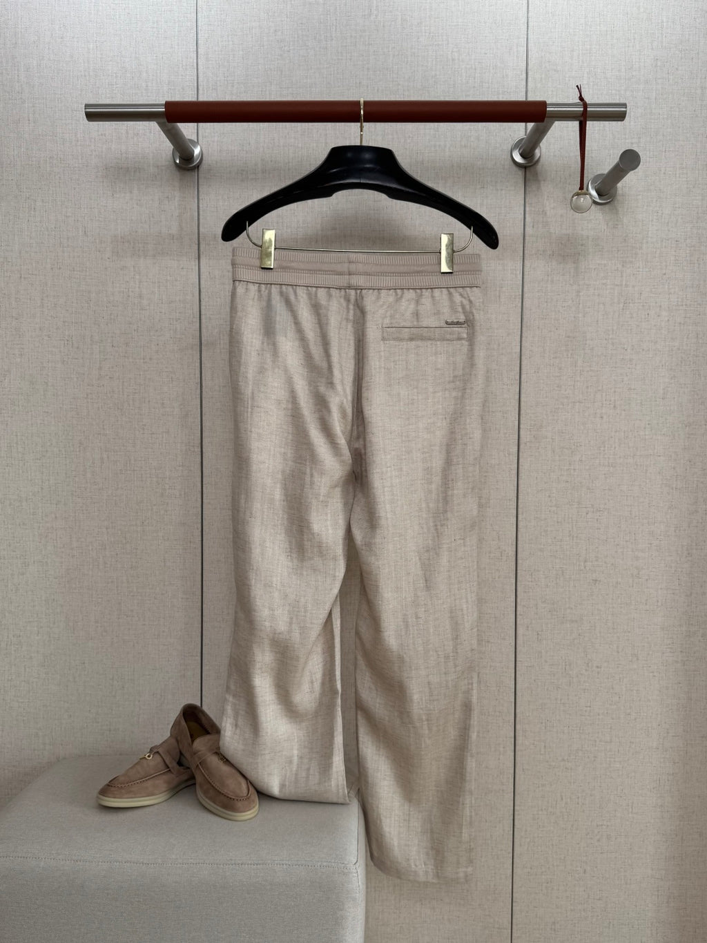 Loro Piana Hose Beige – Leichte Sommerhose mit Elastikbund und Kordelzug