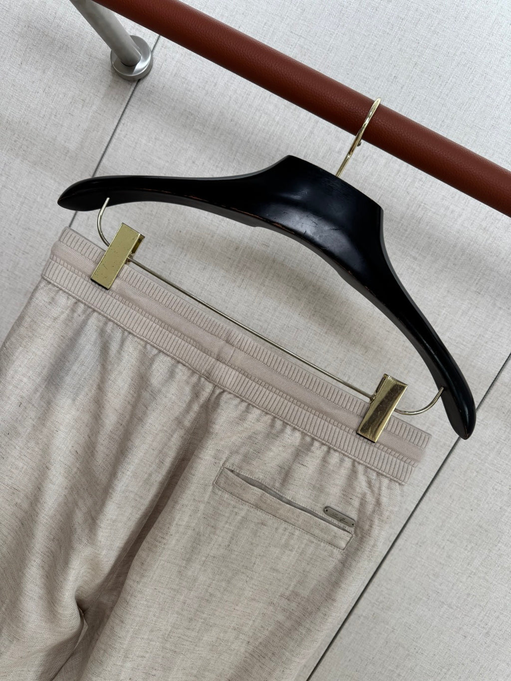 Loro Piana Hose Beige – Leichte Sommerhose mit Elastikbund und Kordelzug