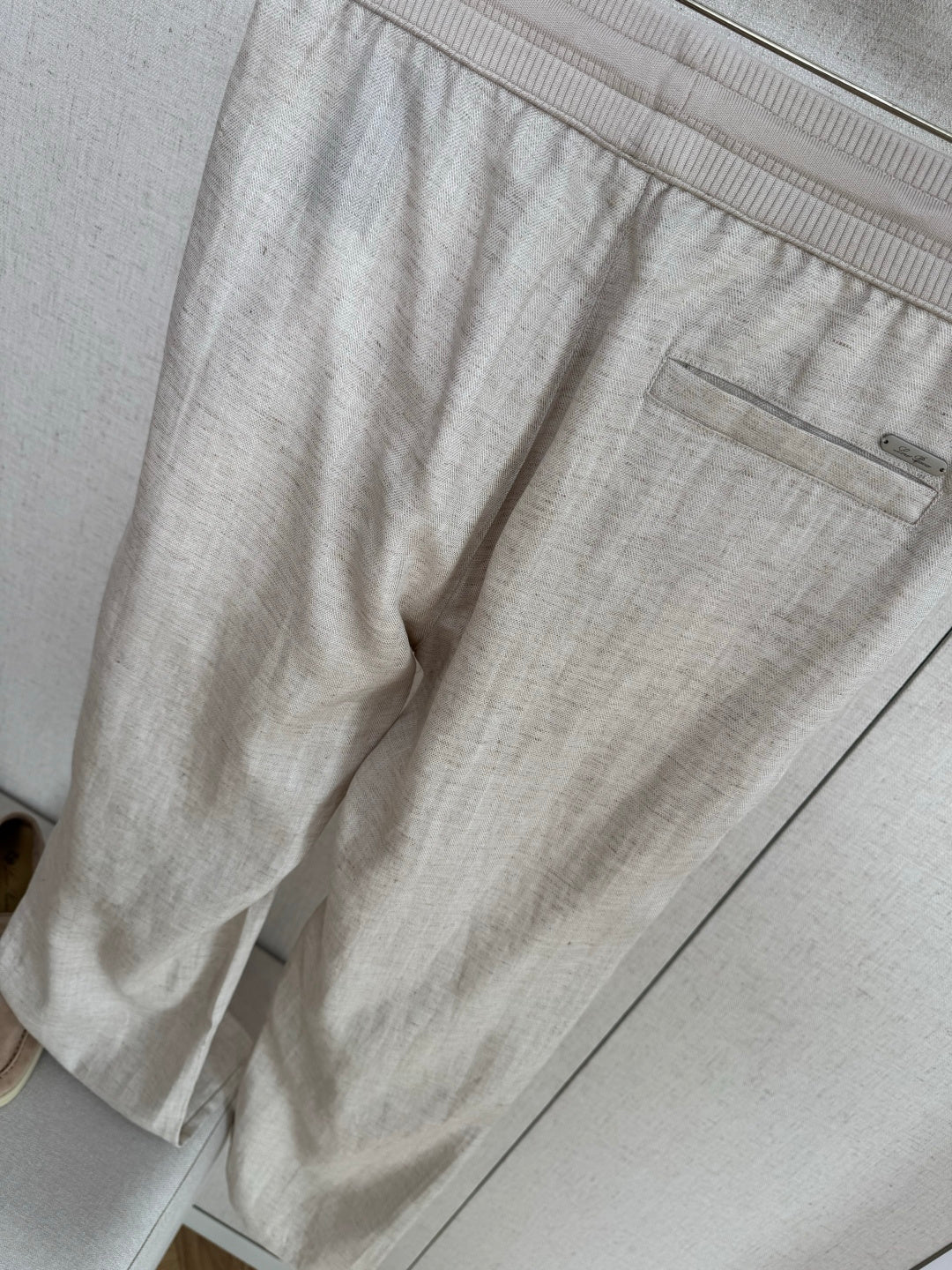 Loro Piana Hose Beige – Leichte Sommerhose mit Elastikbund und Kordelzug