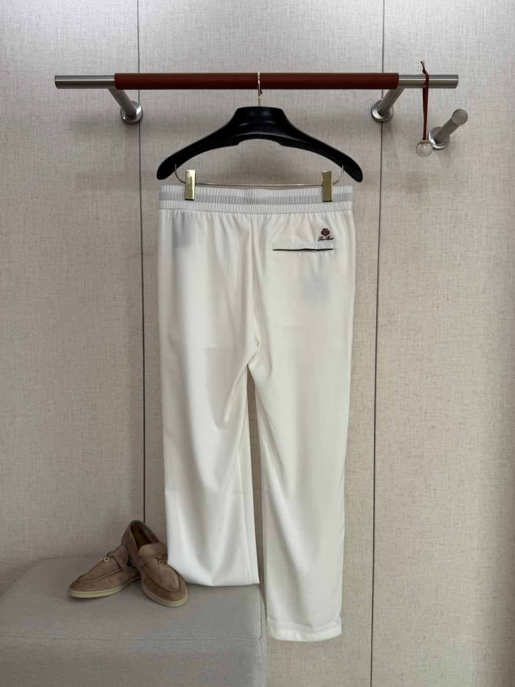 Loro Piana Hose Weiss – Moderne Hose mit Elastikbund und zweifarbigen Kordelzügen