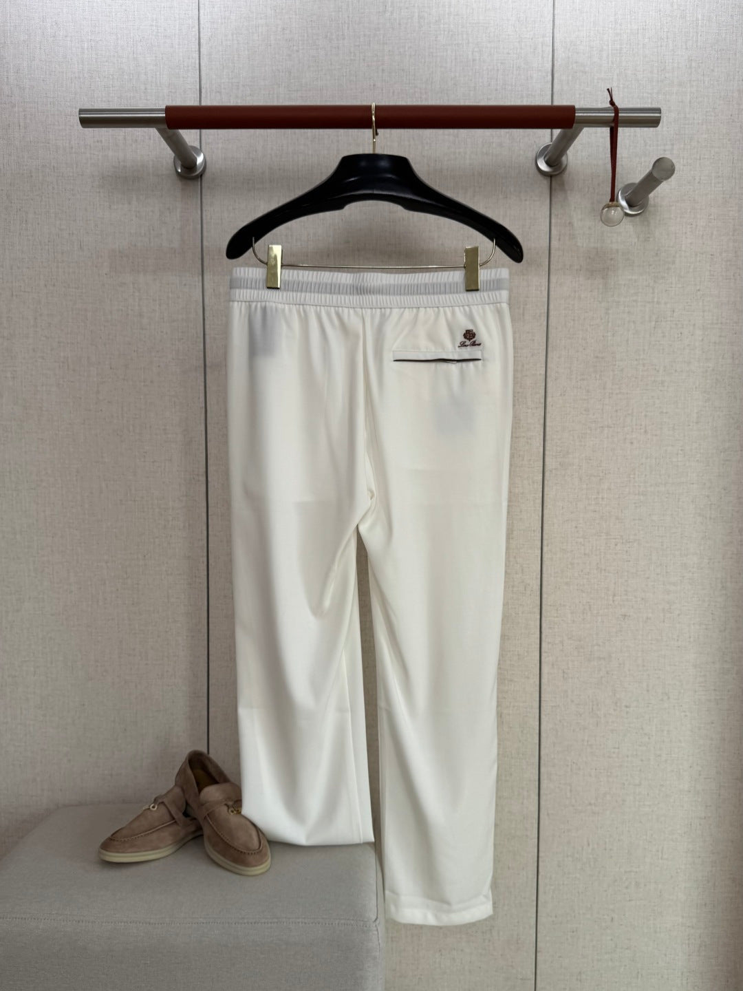 Loro Piana Hose Weiss – Moderne Hose mit Elastikbund und zweifarbigen Kordelzügen