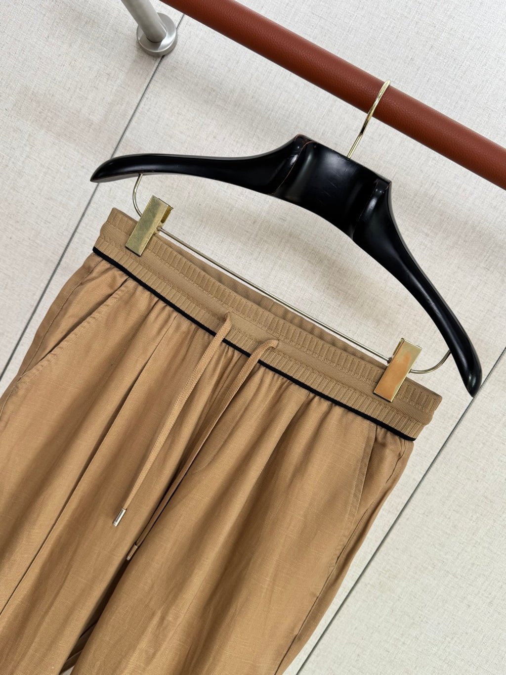 Loro Piana Hose Braun – Leichte Sommerhose mit Elastikbund und Kordelzug