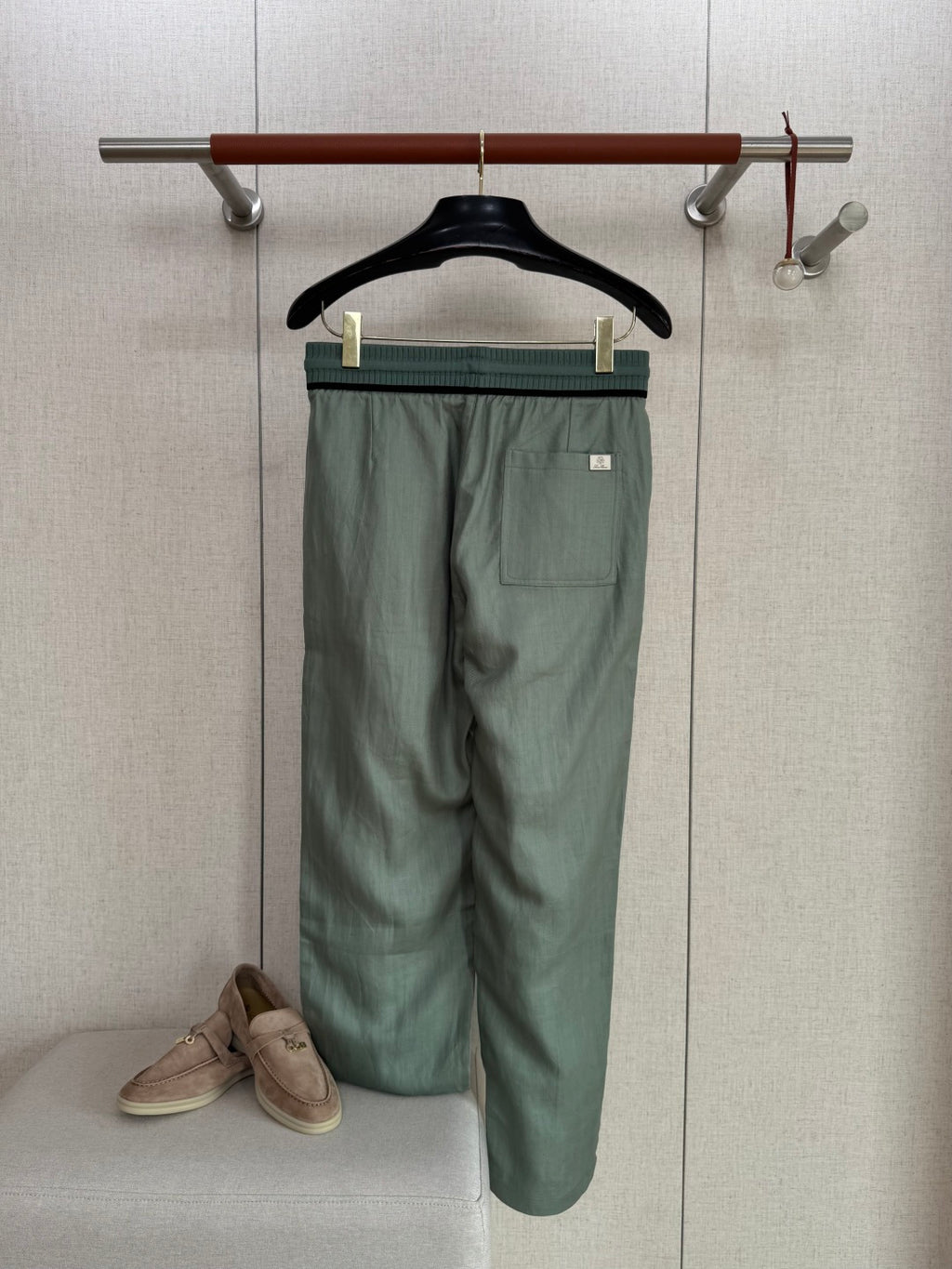 Loro Piana Hose Grün – Leichte Sommerhose mit Elastikbund und Kordelzug