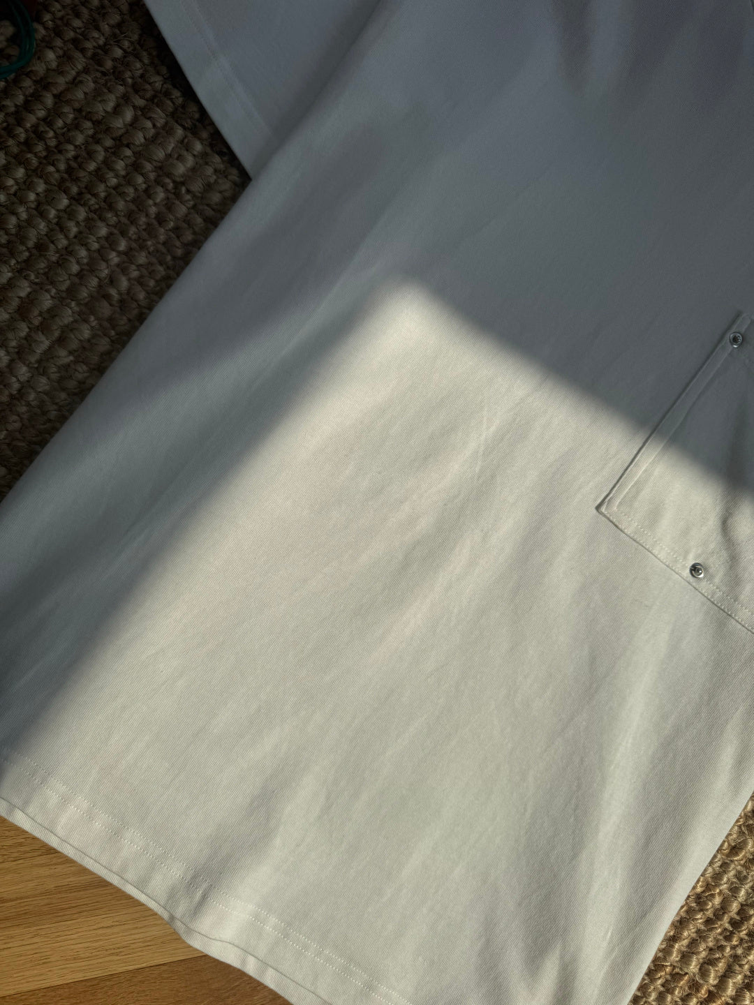 Dior – Weisses T-Shirt mit Brusttasche und Metallnieten