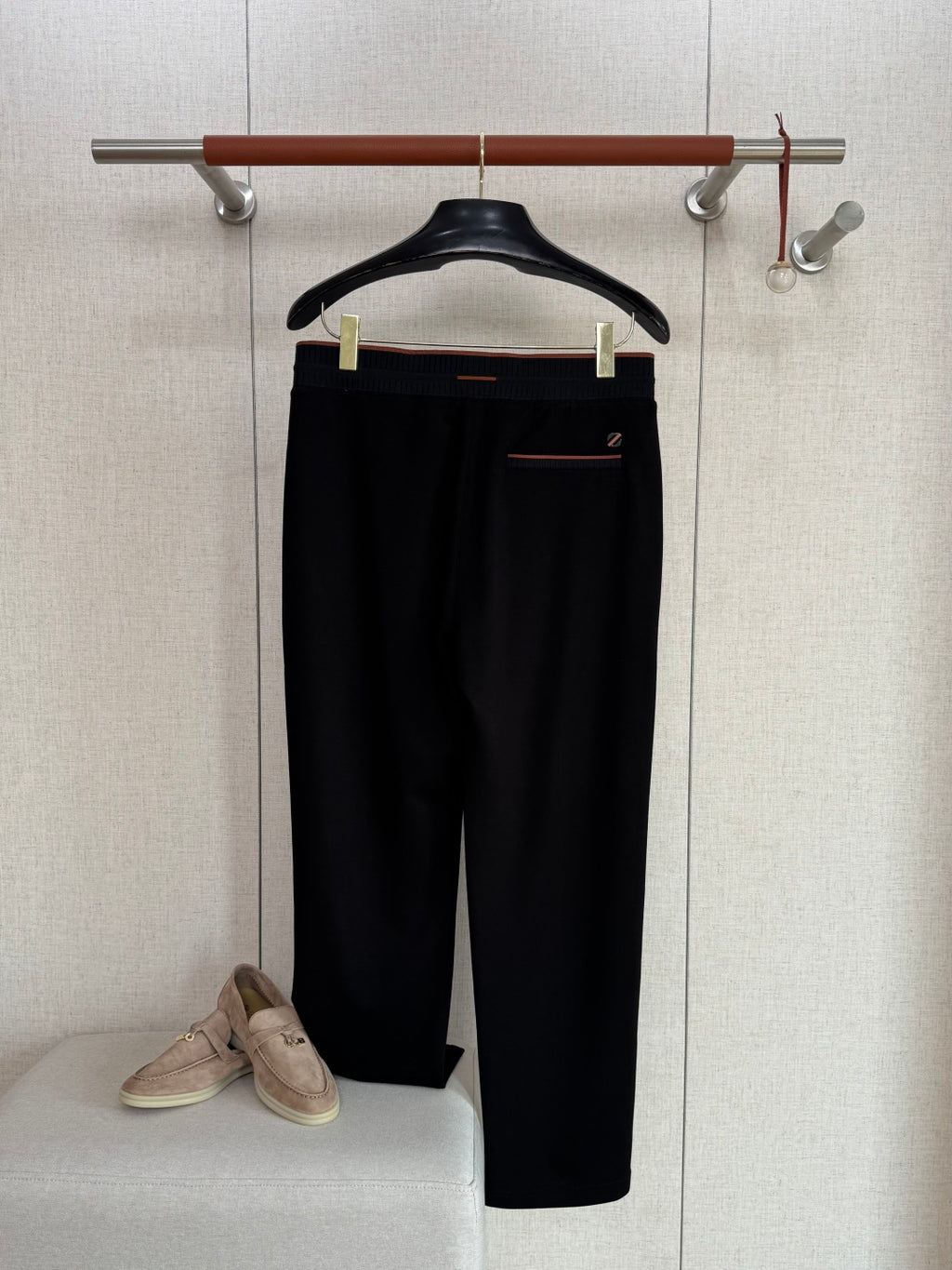 ZEGNA Schwarze Jersey-Jogpants mit braunen Kordeln und geradem Bein