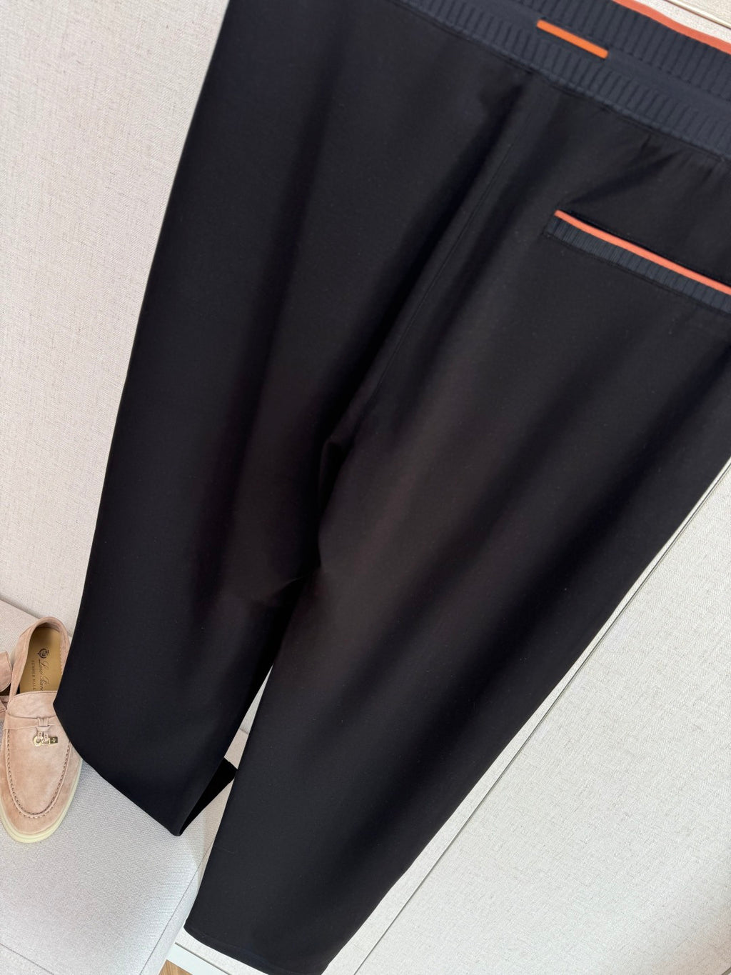 ZEGNA Schwarze Jersey-Jogpants mit braunen Kordeln und geradem Bein
