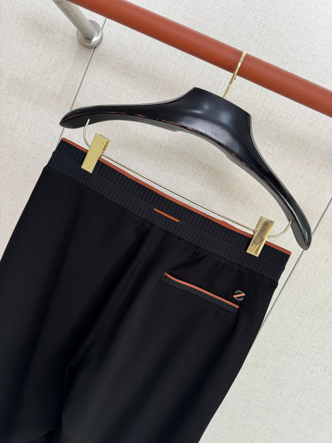 ZEGNA Schwarze Jersey-Jogpants mit braunen Kordeln und geradem Bein