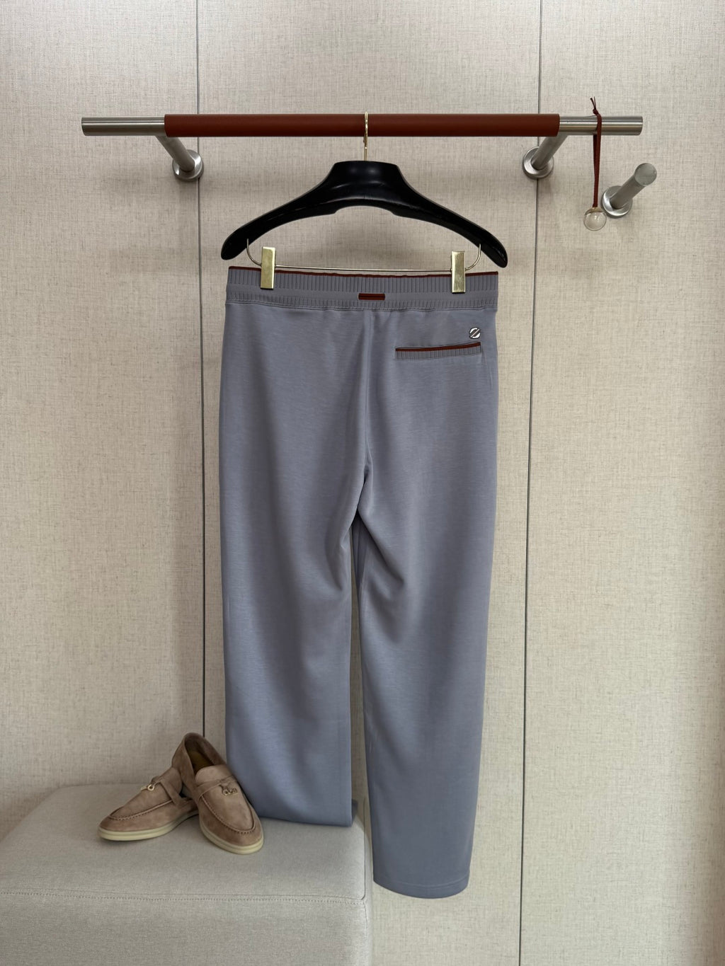 ZEGNA Hellblaue Jersey-Jogpants mit braunen Kordeln und geradem Bein