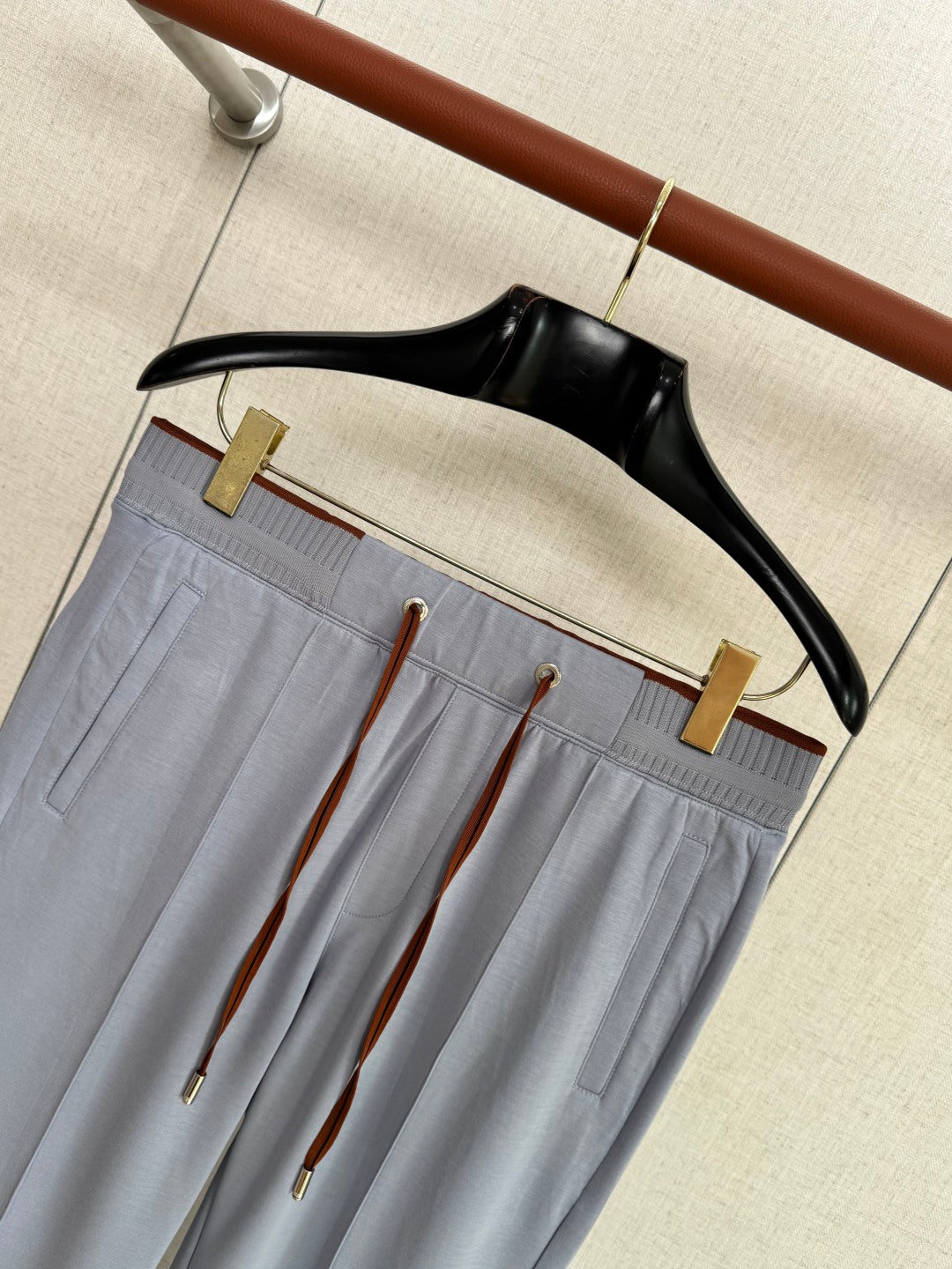 ZEGNA Hellblaue Jersey-Jogpants mit braunen Kordeln und geradem Bein
