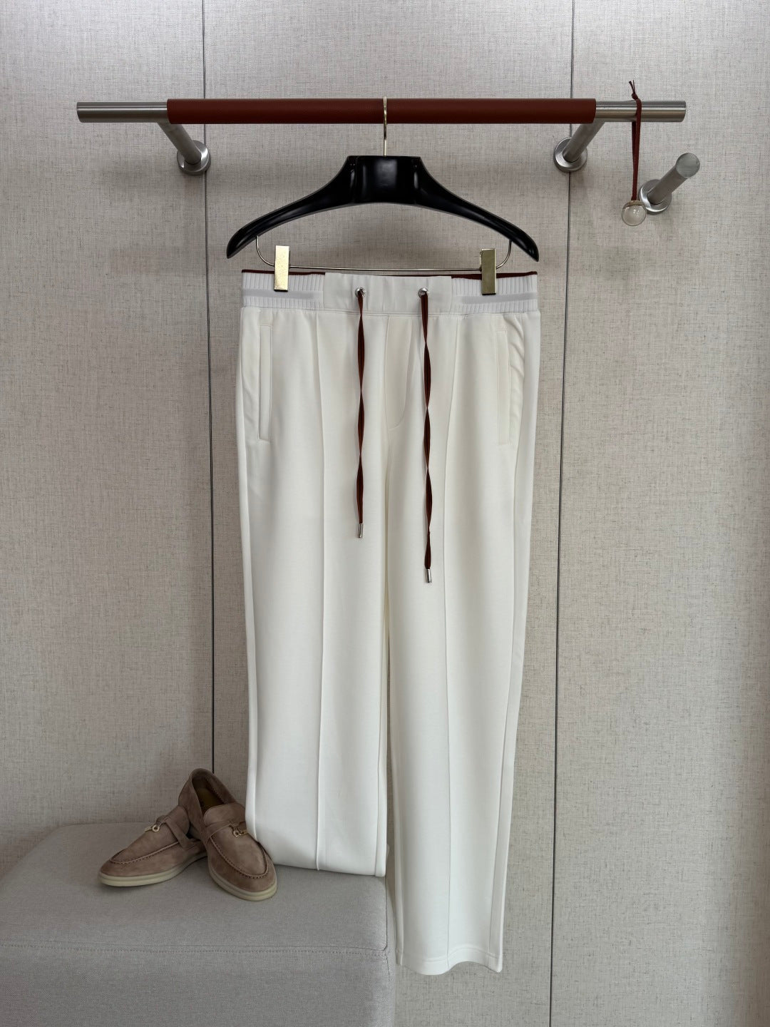 ZEGNA Weisse Jersey-Jogpants mit braunen Kordeln und geradem Bein