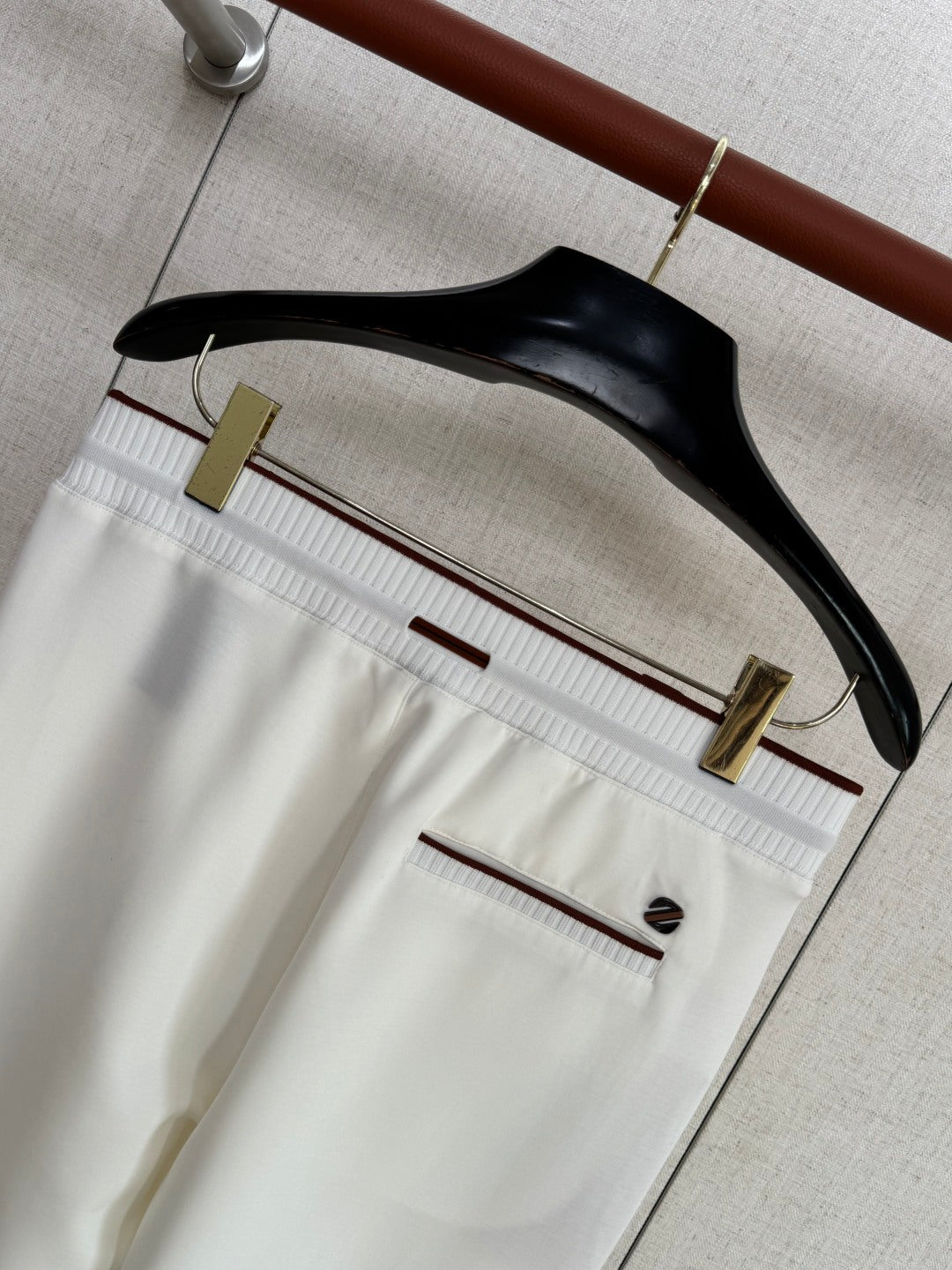 ZEGNA Weisse Jersey-Jogpants mit braunen Kordeln und geradem Bein