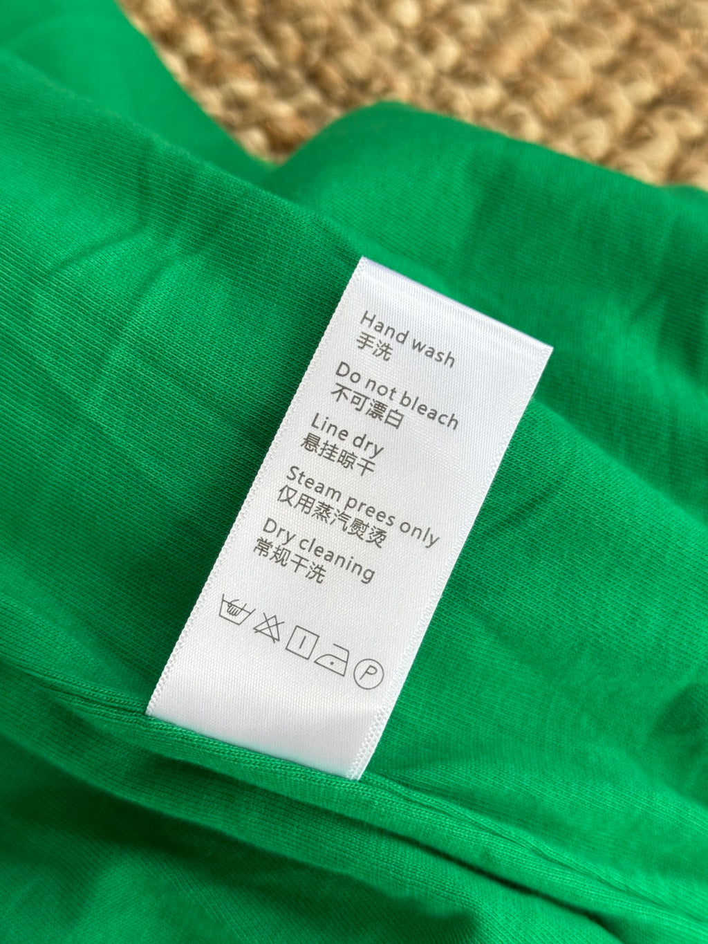 Dior – Grüne Shorts mit elastischem Bund und gestepptem Diamantmuster