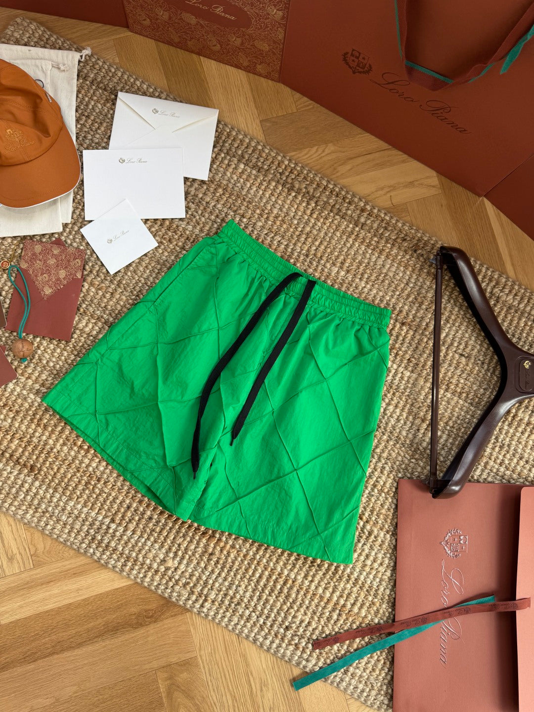 Dior – Grüne Shorts mit elastischem Bund und gestepptem Diamantmuster