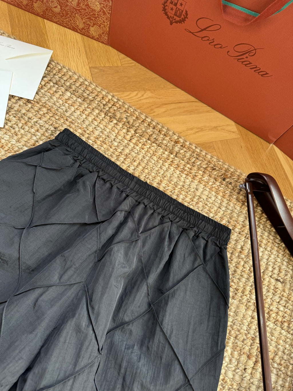 Dior – Schwarze Shorts mit elastischem Bund und gestepptem Diamantmuster