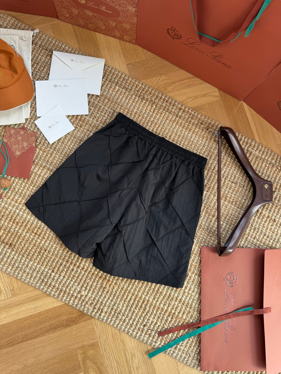 Dior – Schwarze Shorts mit elastischem Bund und gestepptem Diamantmuster