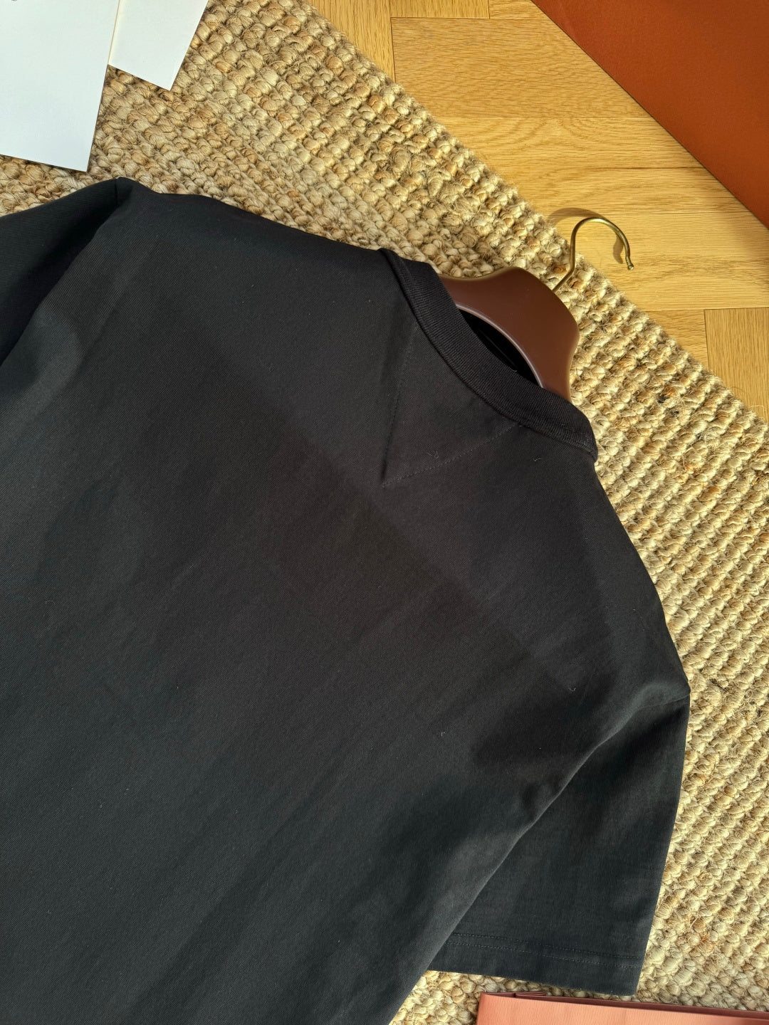 Dior – Schwarzes T-Shirt mit gemusterter Einstecktasche und Brusttasche