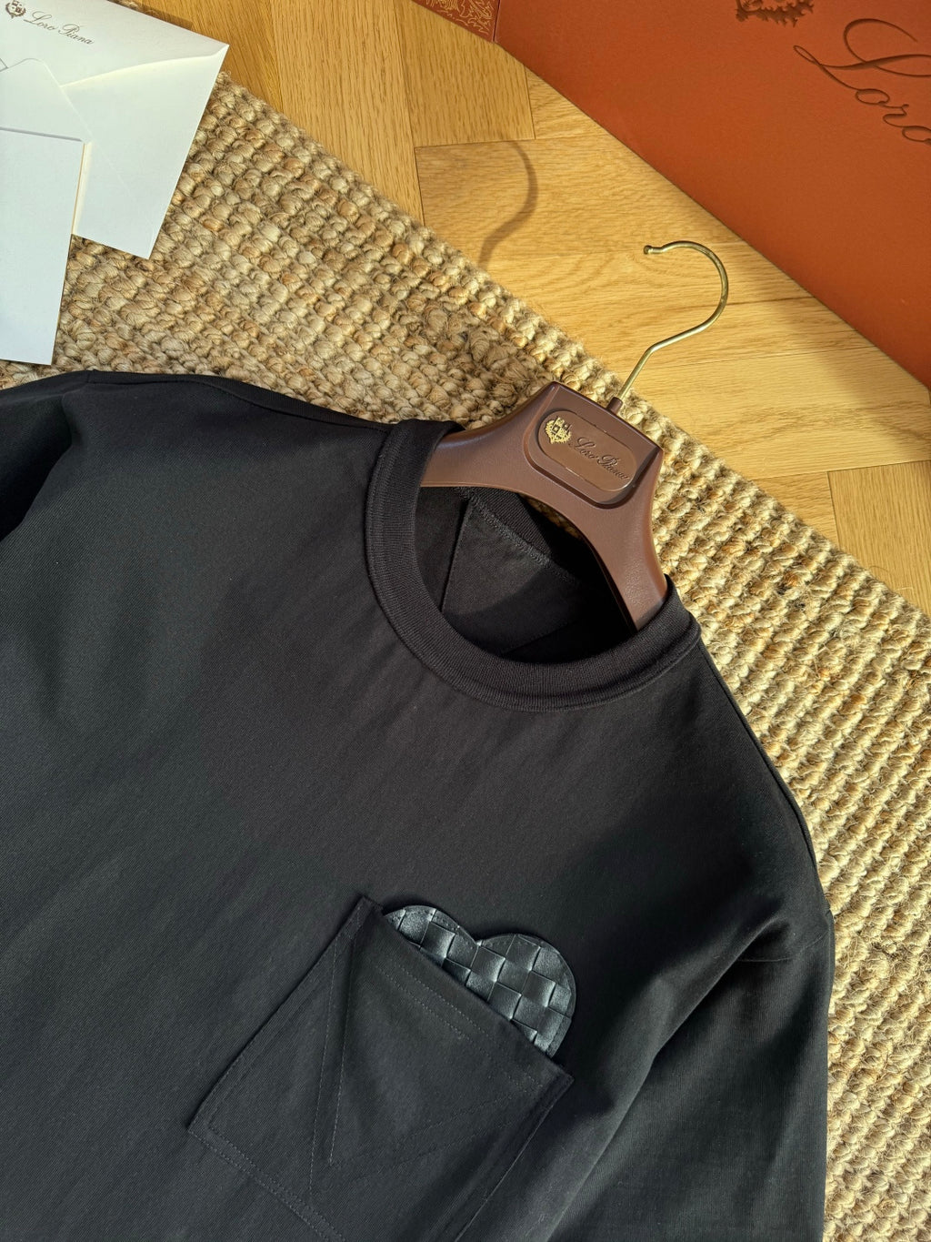 Dior – Schwarzes T-Shirt mit gemusterter Einstecktasche und Brusttasche