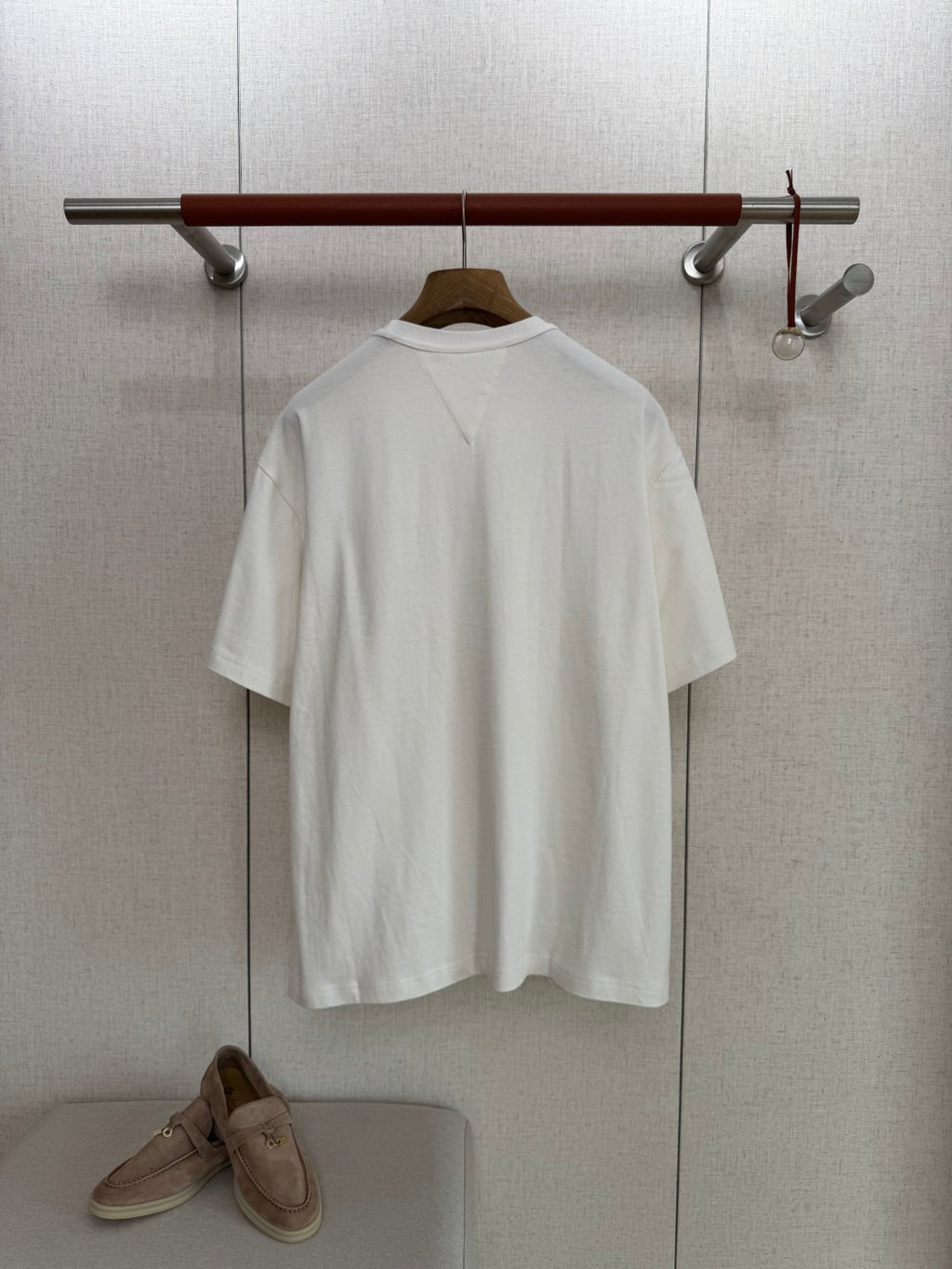 Dior – Weisses T-Shirt mit Herz-Detail in der Brusttasche