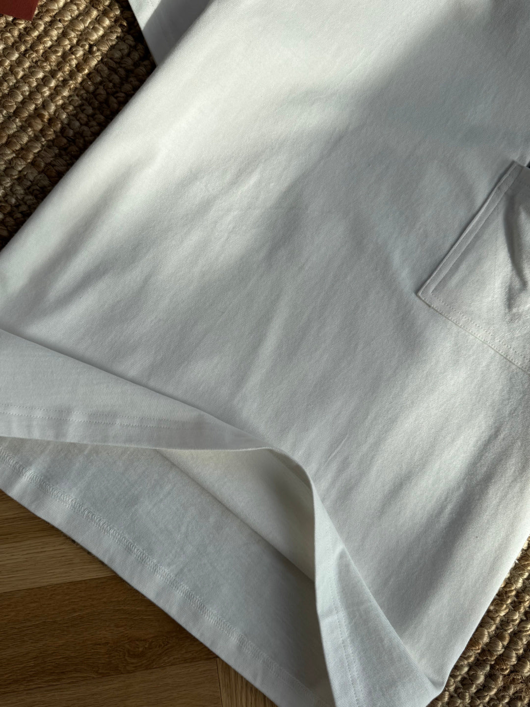 Dior – Weisses T-Shirt mit Herz-Detail in der Brusttasche