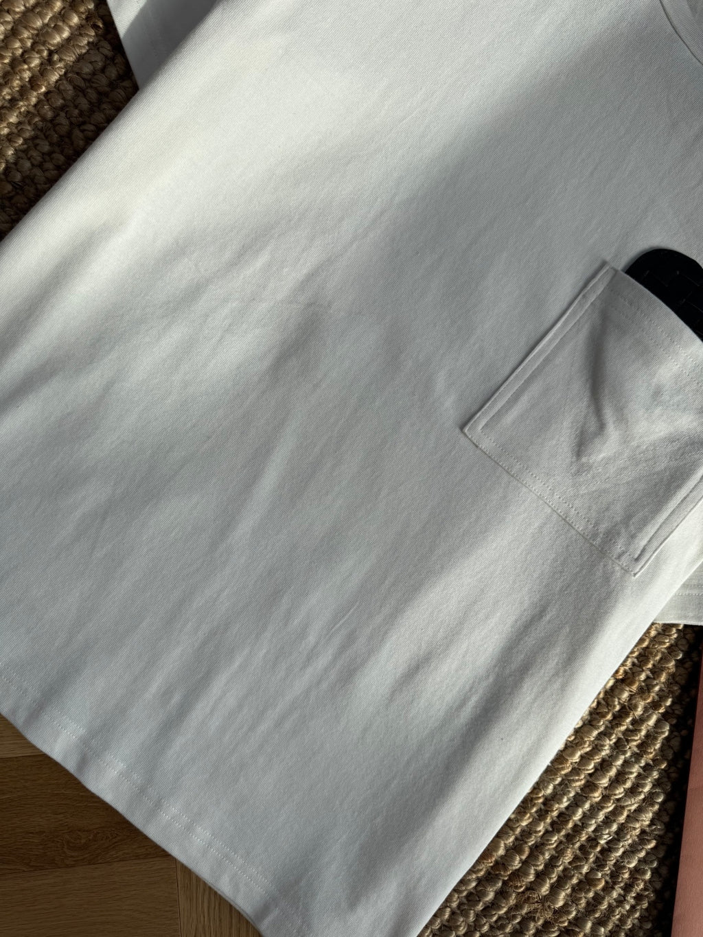 Dior – Weisses T-Shirt mit Herz-Detail in der Brusttasche