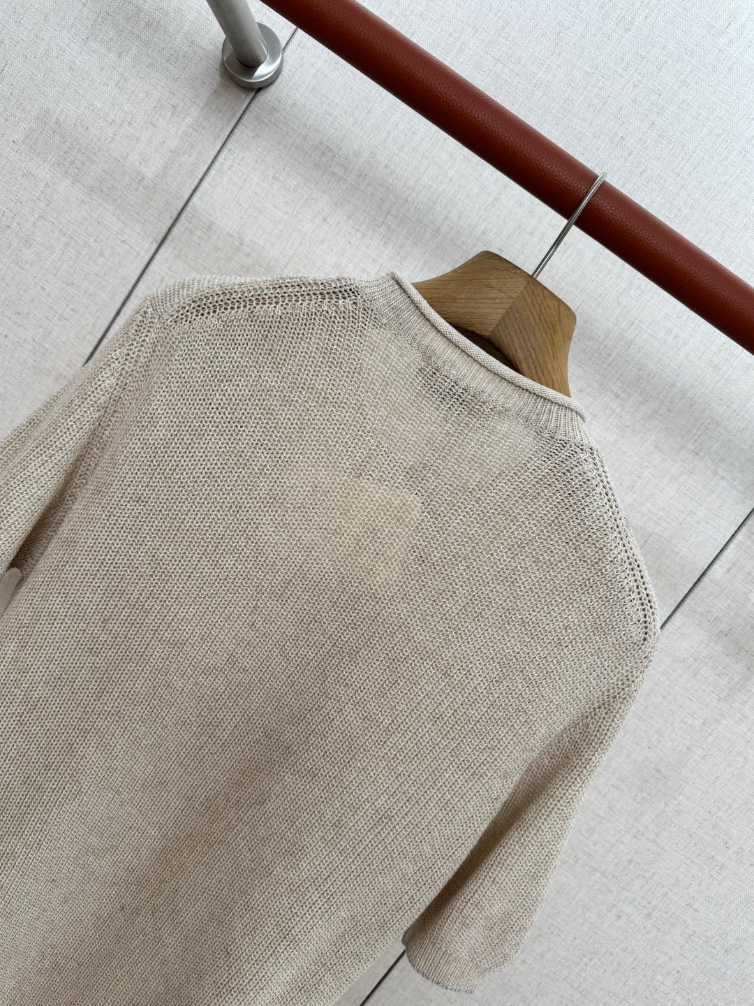 Brunello Cucinelli Naturbeiges Strick-T-Shirt aus Baumwolle in Strukturstrick