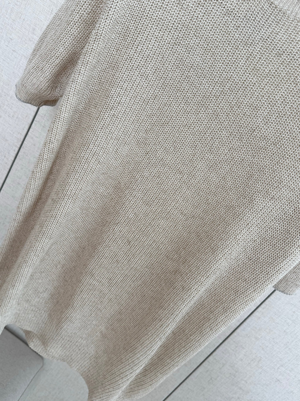 Brunello Cucinelli Naturbeiges Strick-T-Shirt aus Baumwolle in Strukturstrick