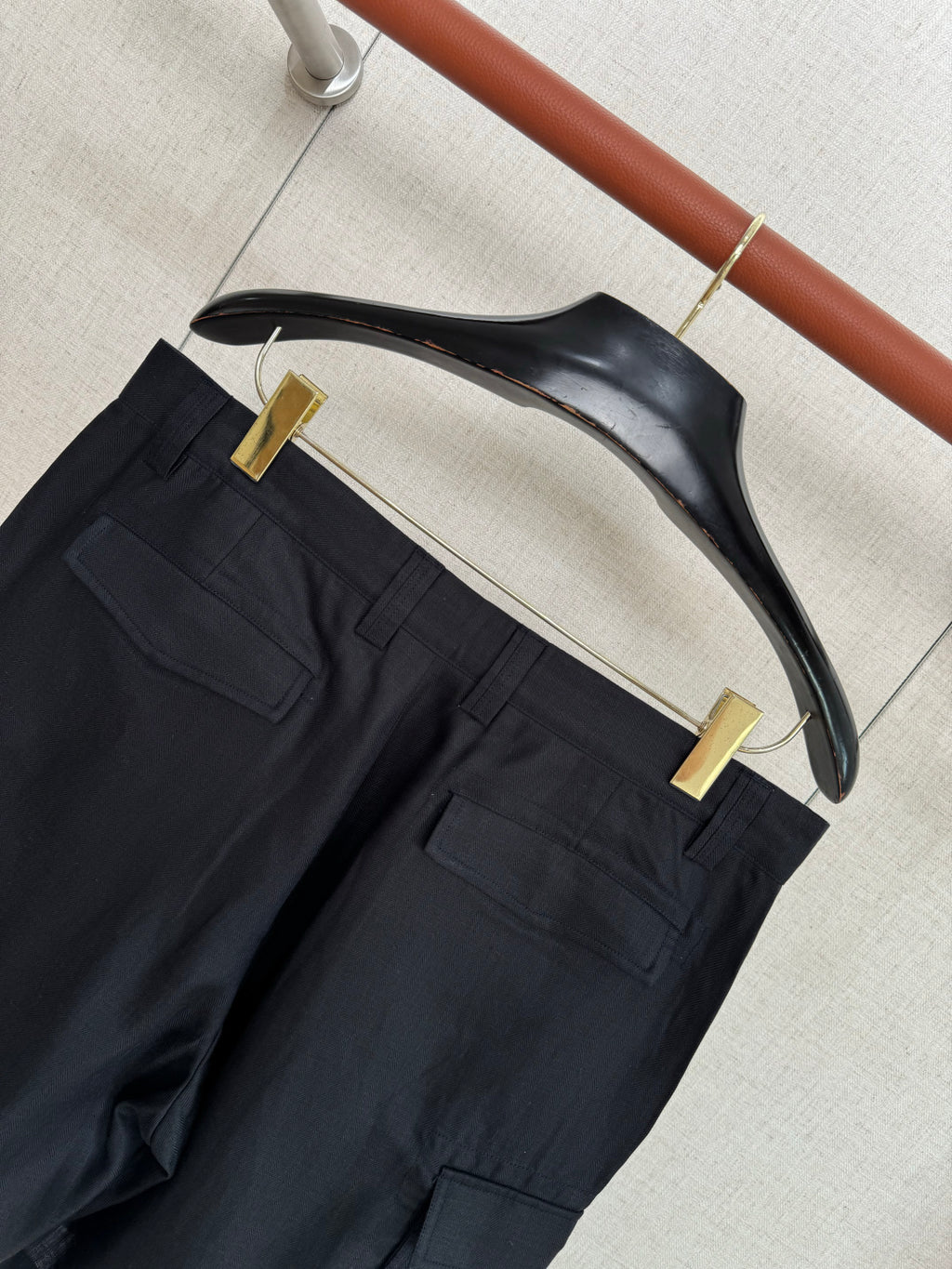 Brunello Cucinelli Cargo-Shorts in Schwarz aus leichtem Sommerstoff