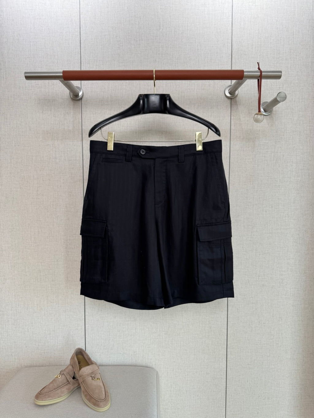 Brunello Cucinelli Cargo-Shorts in Schwarz aus leichtem Sommerstoff