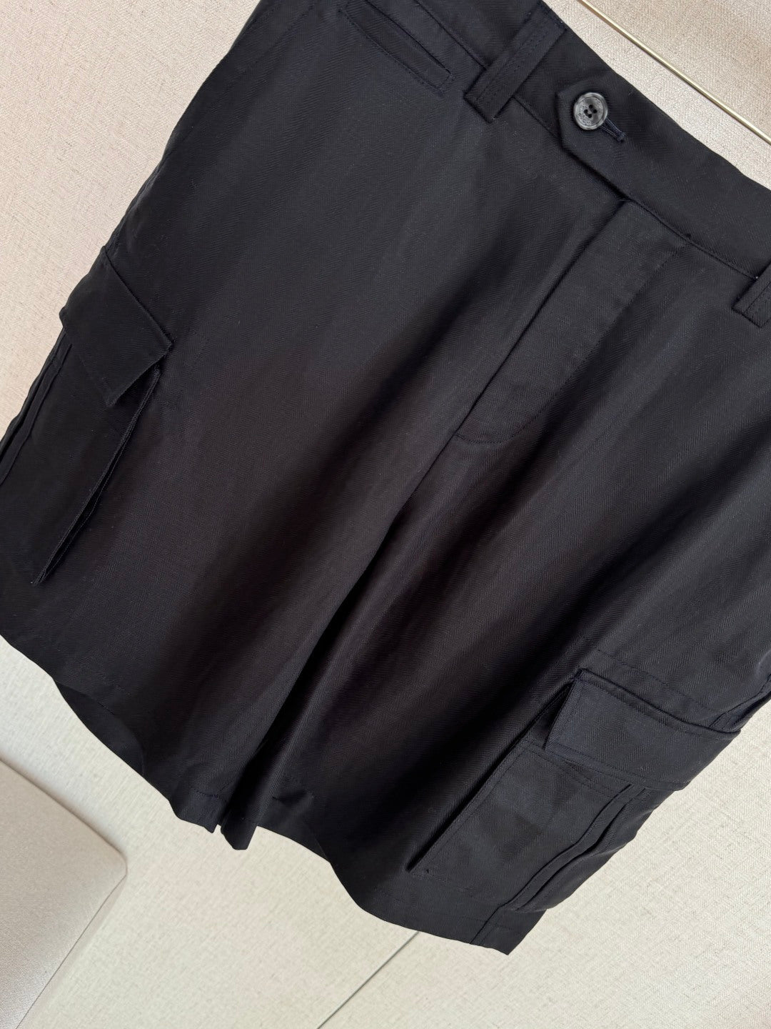 Brunello Cucinelli Cargo-Shorts in Schwarz aus leichtem Sommerstoff