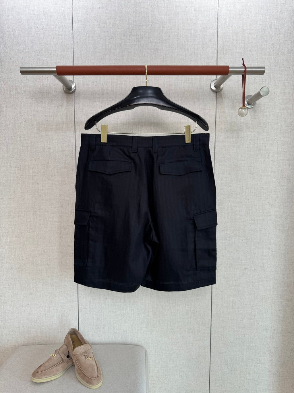 Brunello Cucinelli Cargo-Shorts in Schwarz aus leichtem Sommerstoff