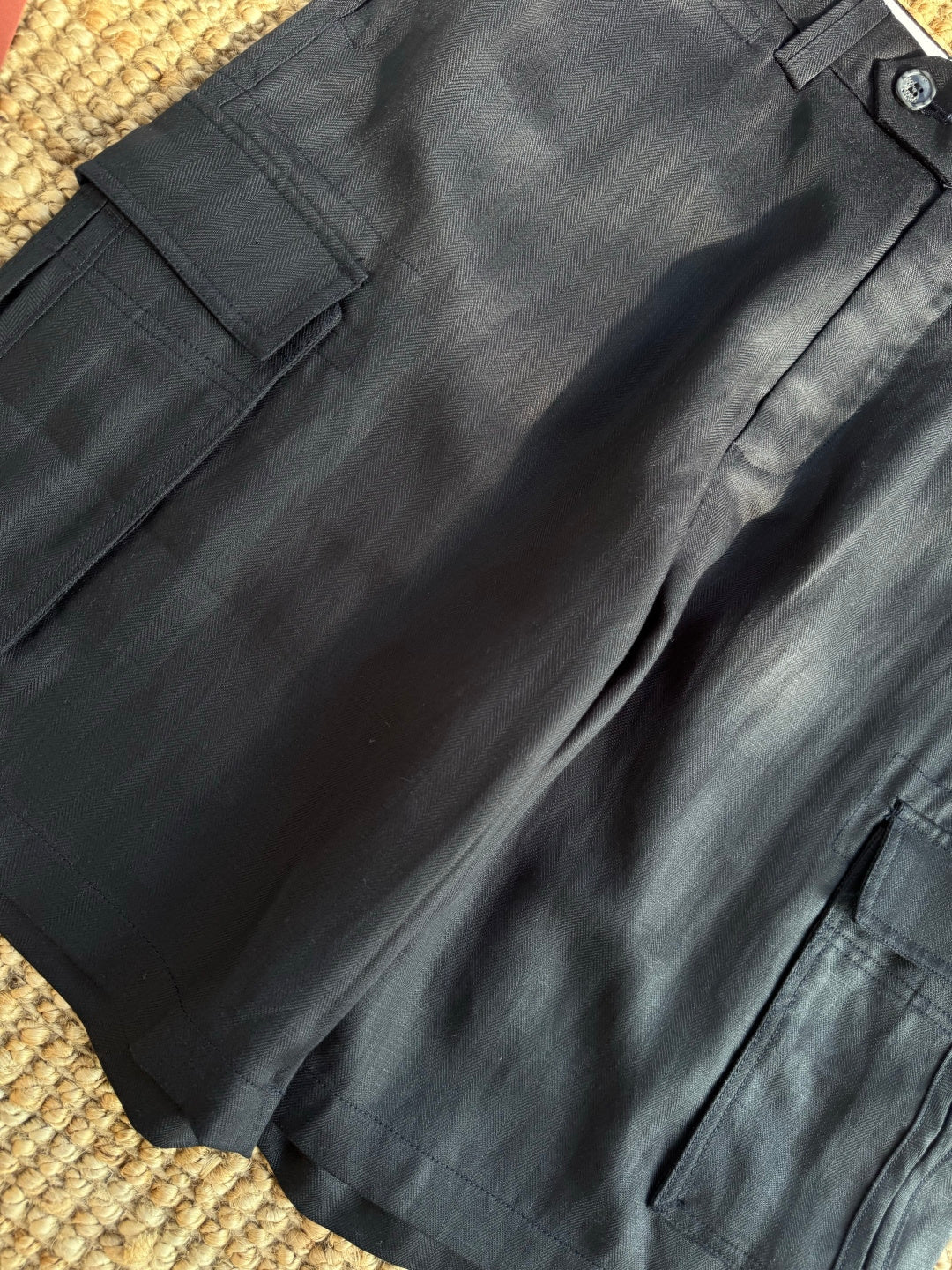 Brunello Cucinelli Cargo-Shorts in Schwarz aus leichtem Sommerstoff