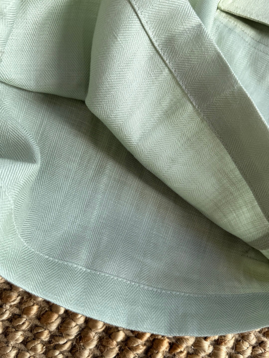 Brunello Cucinelli Cargo-Shorts in Hellgrün aus leichtem Sommerstoff