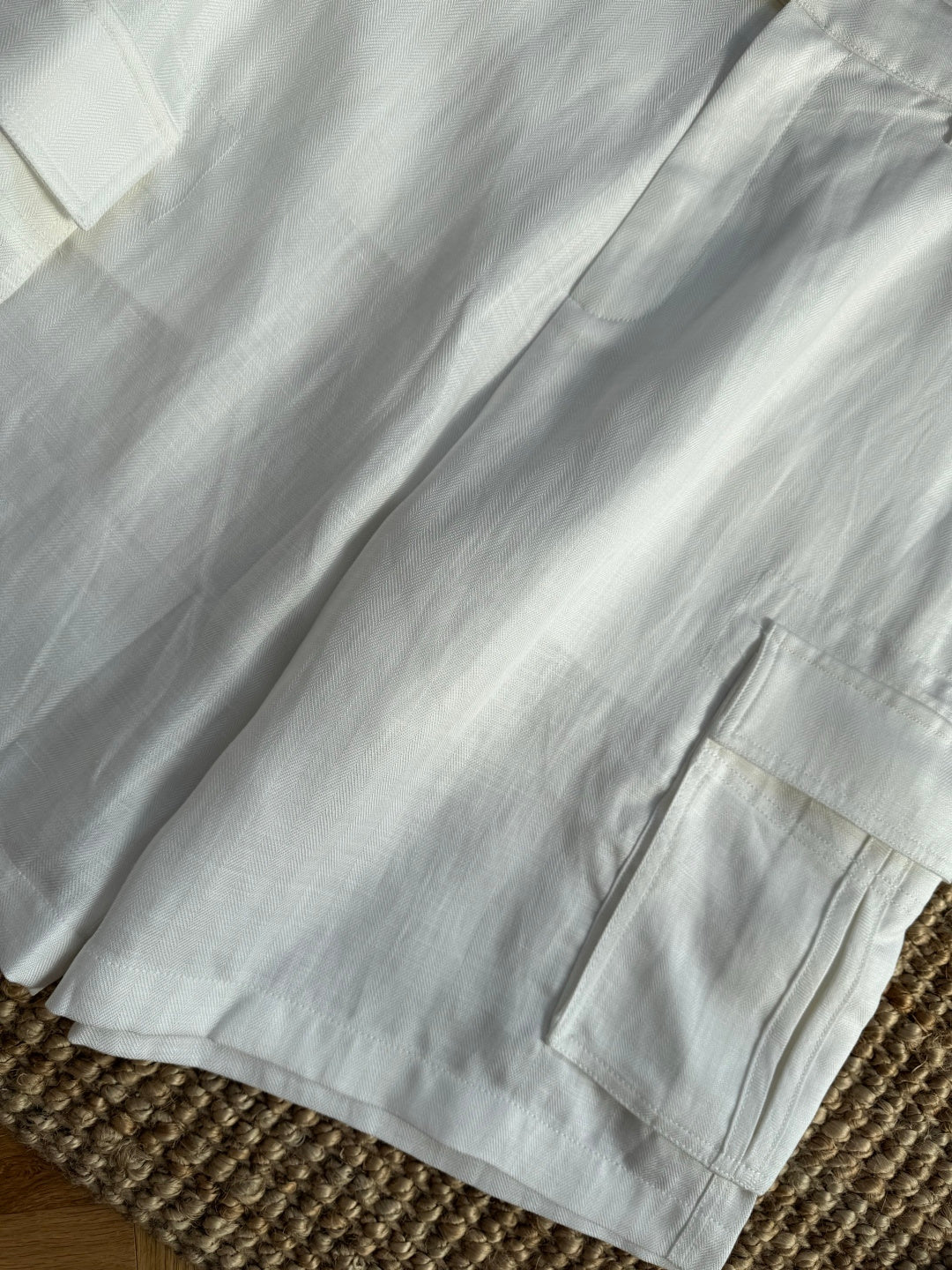 Brunello Cucinelli Cargo-Shorts in Beige aus leichtem Sommerstoff