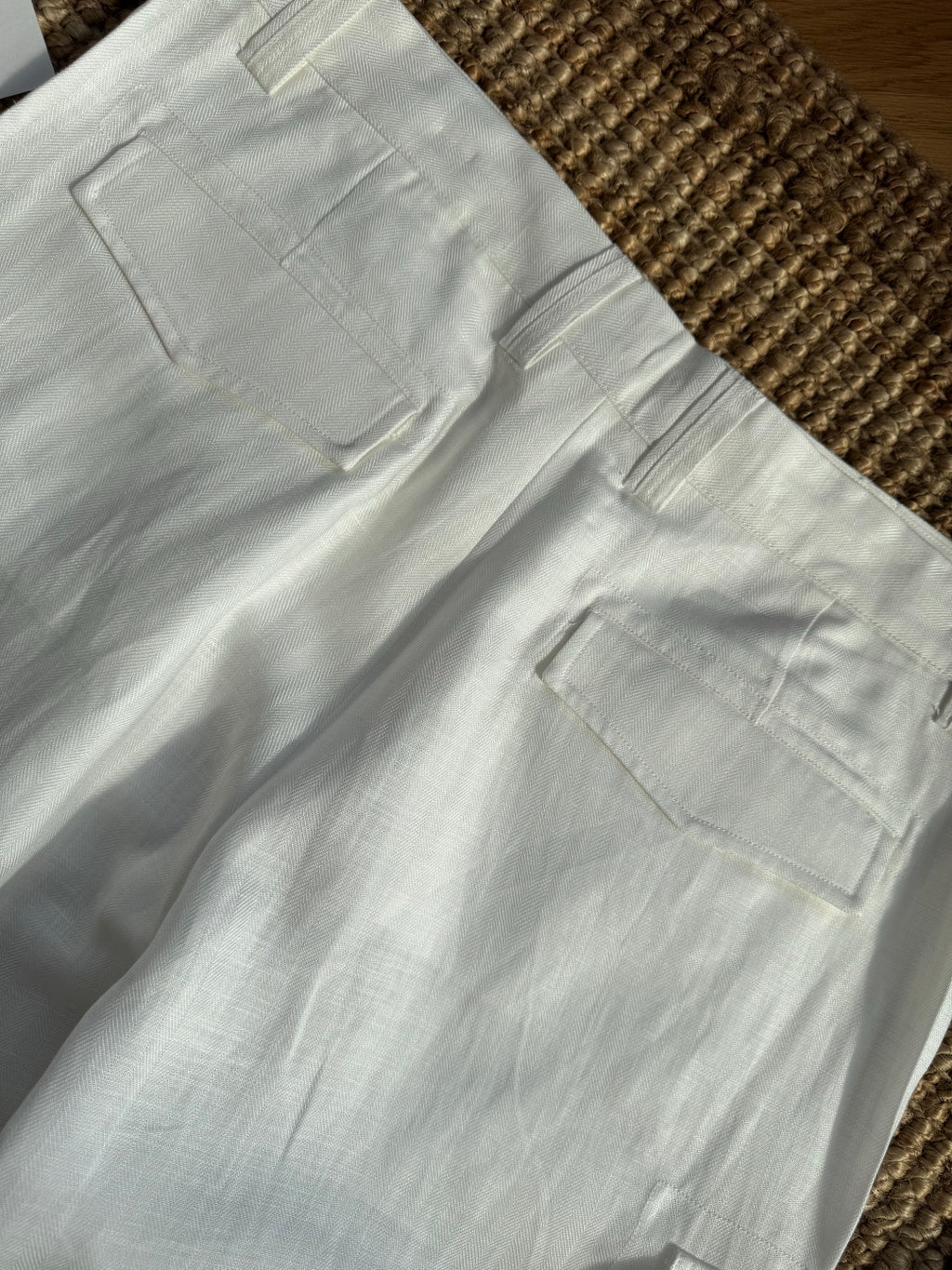 Brunello Cucinelli Cargo-Shorts in Beige aus leichtem Sommerstoff