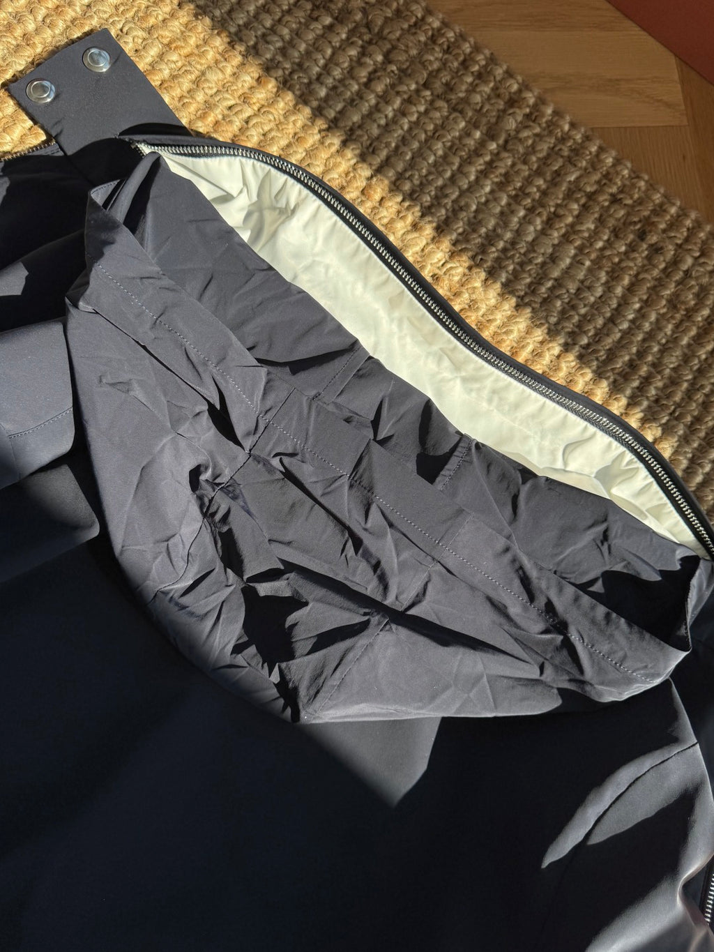 Brunello Cucinelli Dunkelblaue Herren-Stehkragenjacke – Leichte Übergangsjacke